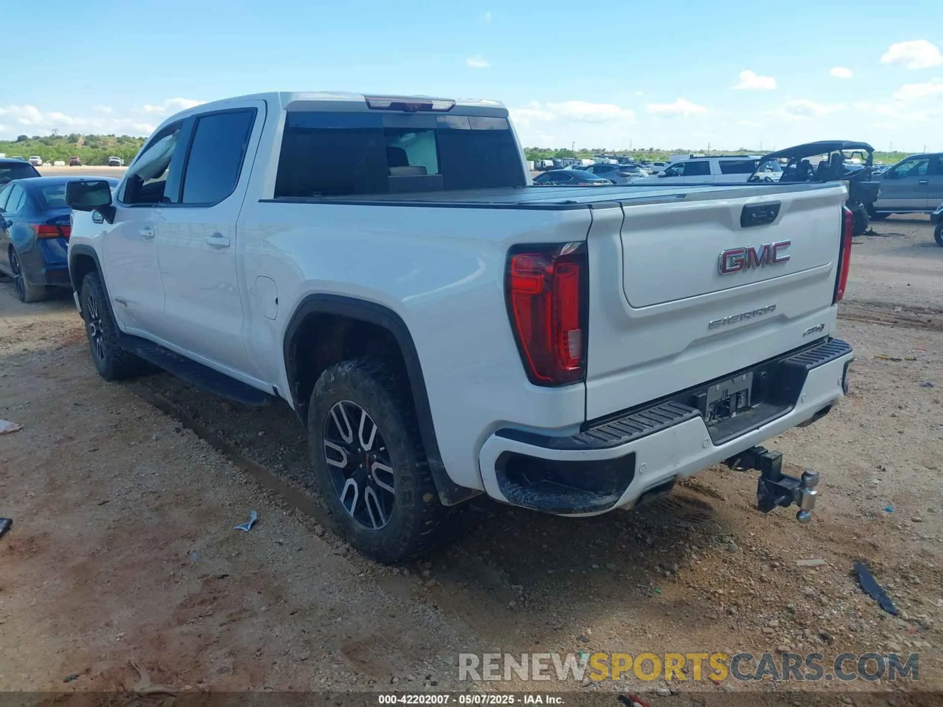 3 Photograph of a damaged car 1GTUUEEL2PZ200017 GMC SIERRA 1500 2023