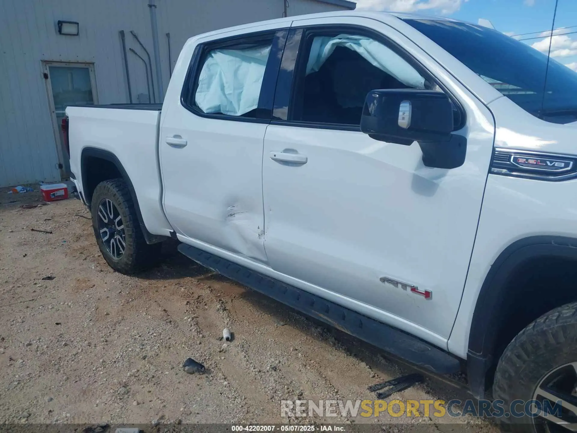 6 Photograph of a damaged car 1GTUUEEL2PZ200017 GMC SIERRA 1500 2023