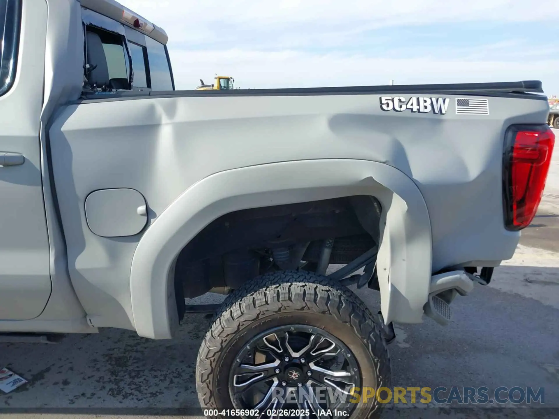 17 Photograph of a damaged car 1GTUUEEL3PZ192722 GMC SIERRA 1500 2023