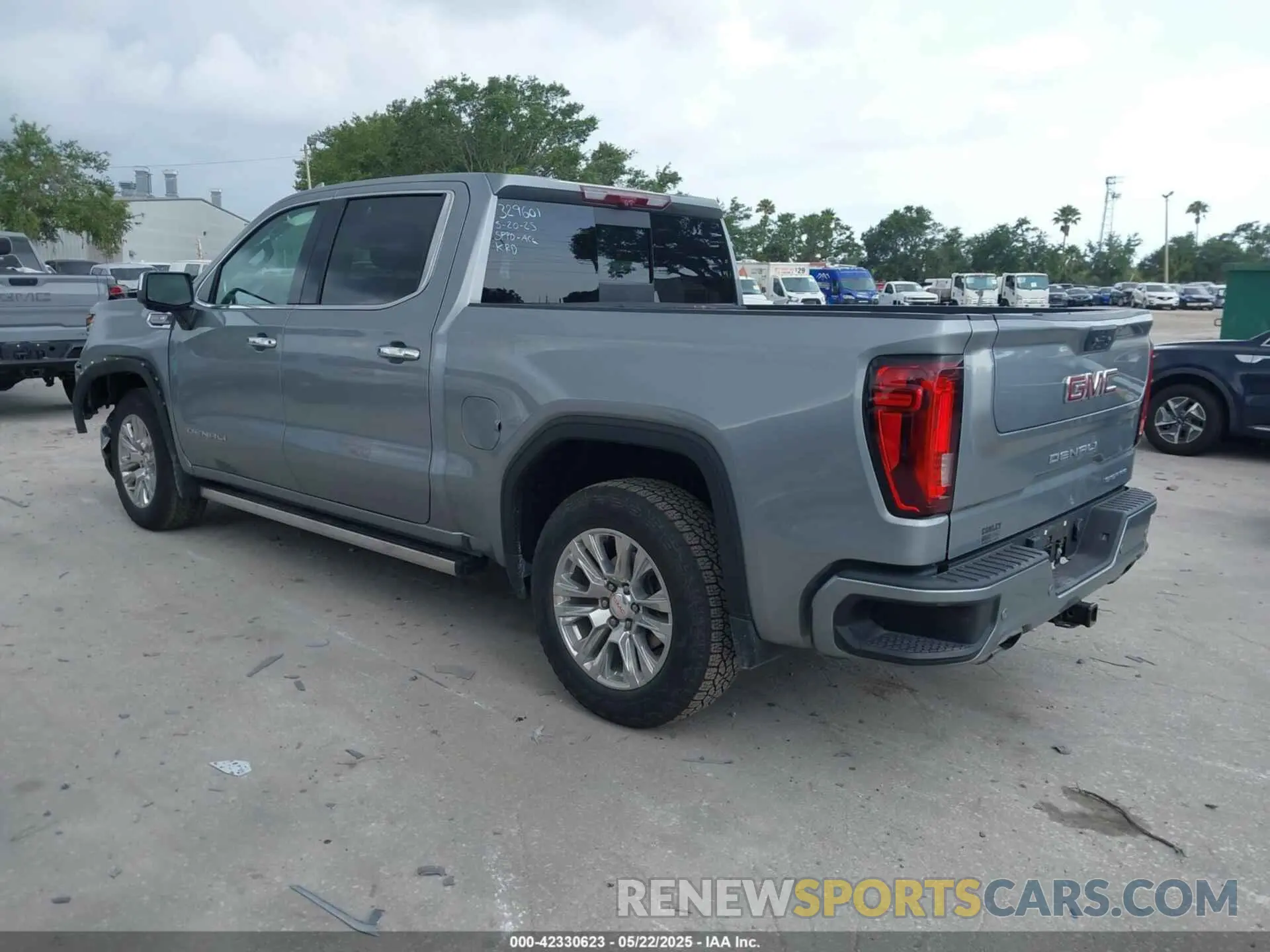 3 Photograph of a damaged car 1GTUUGED7PZ270231 GMC SIERRA 1500 2023