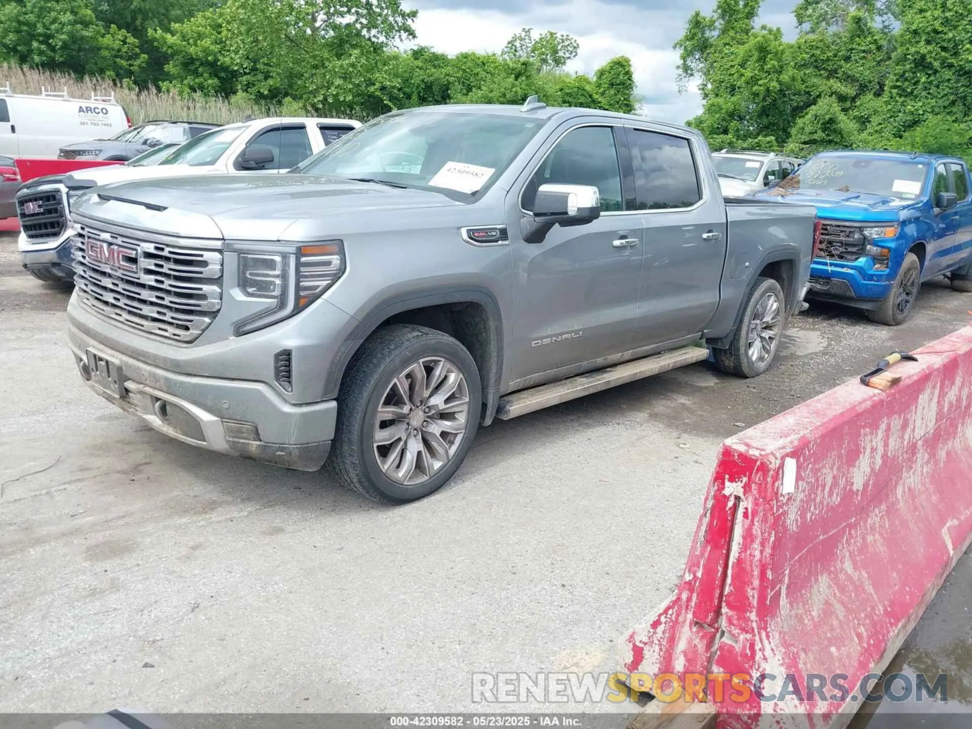 2 Photograph of a damaged car 1GTUUGEL3PZ146089 GMC SIERRA 1500 2023