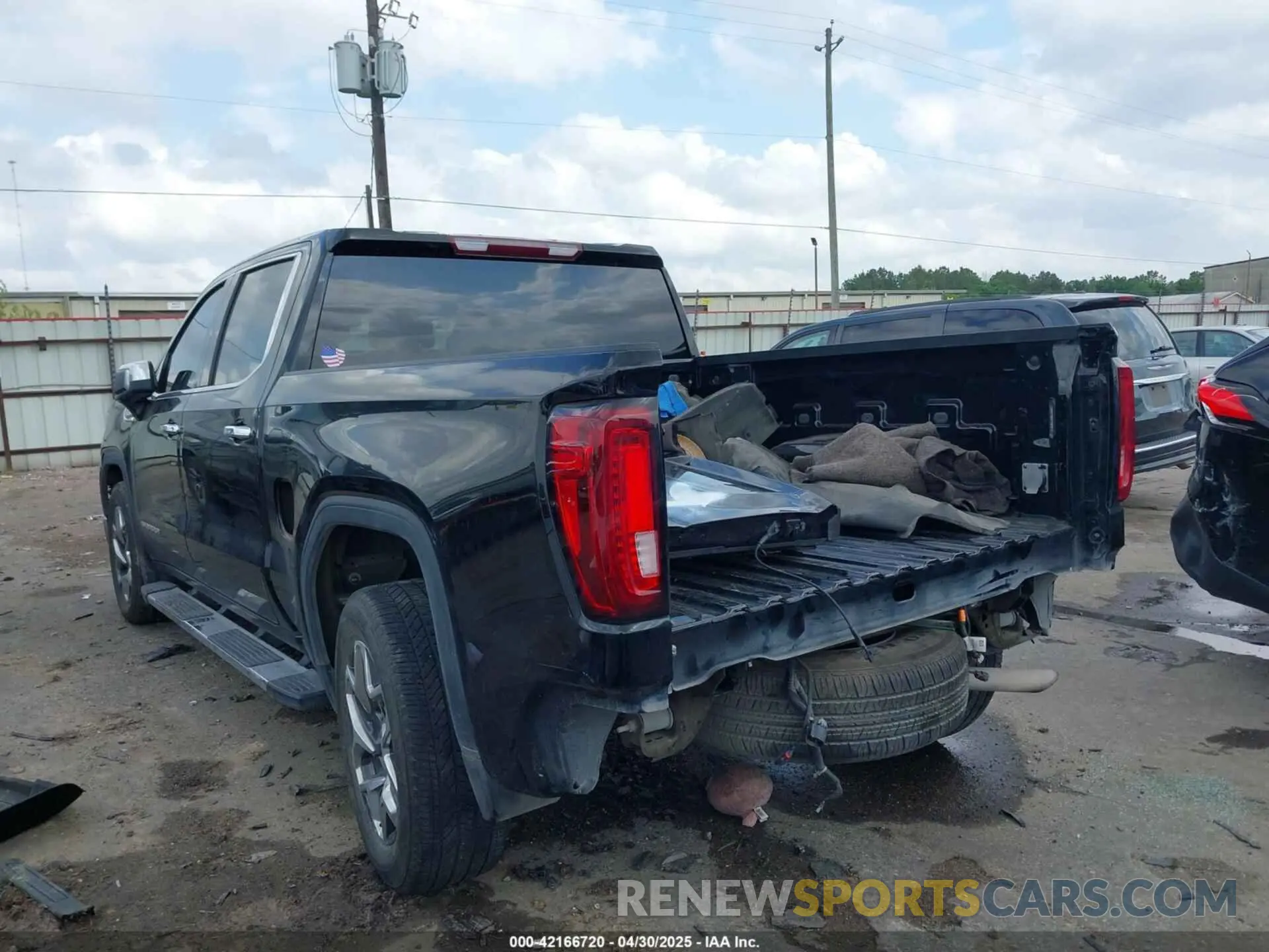 6 Photograph of a damaged car 3GTPHDED6PG210294 GMC SIERRA 1500 2023