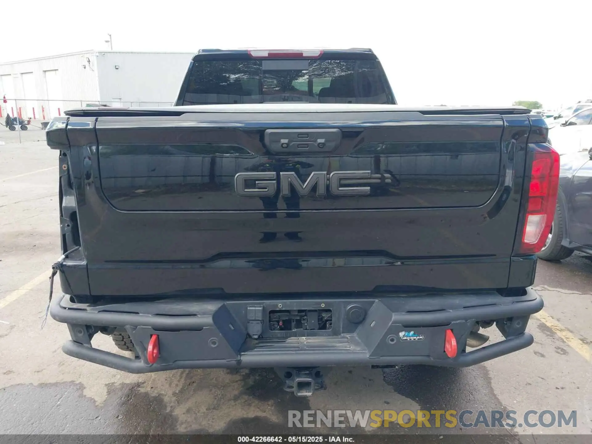 17 Photograph of a damaged car 3GTUUCE81PG322304 GMC SIERRA 1500 2023