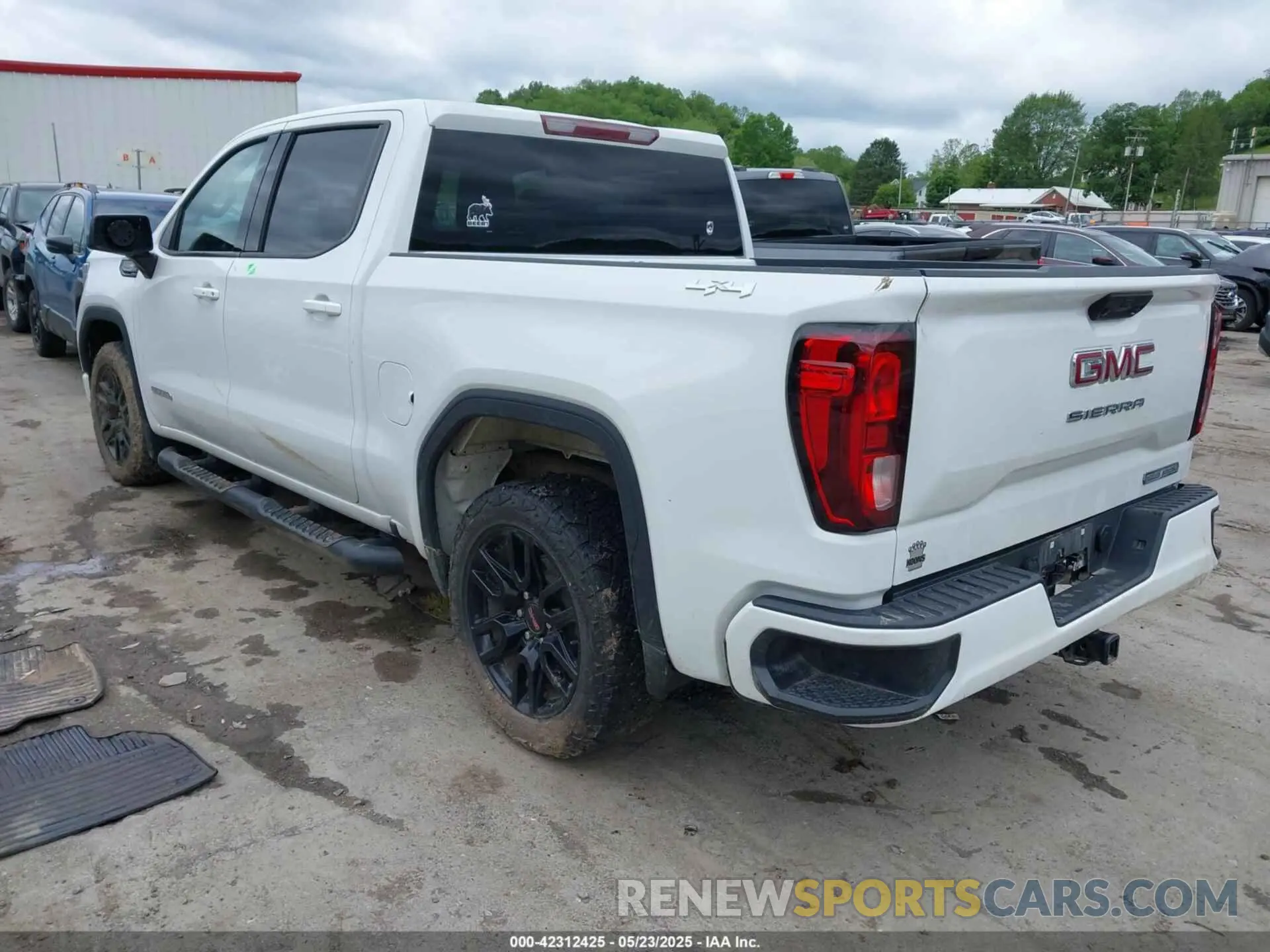 3 Фотография поврежденного автомобиля 3GTUUCED5PG356243 GMC SIERRA 1500 2023