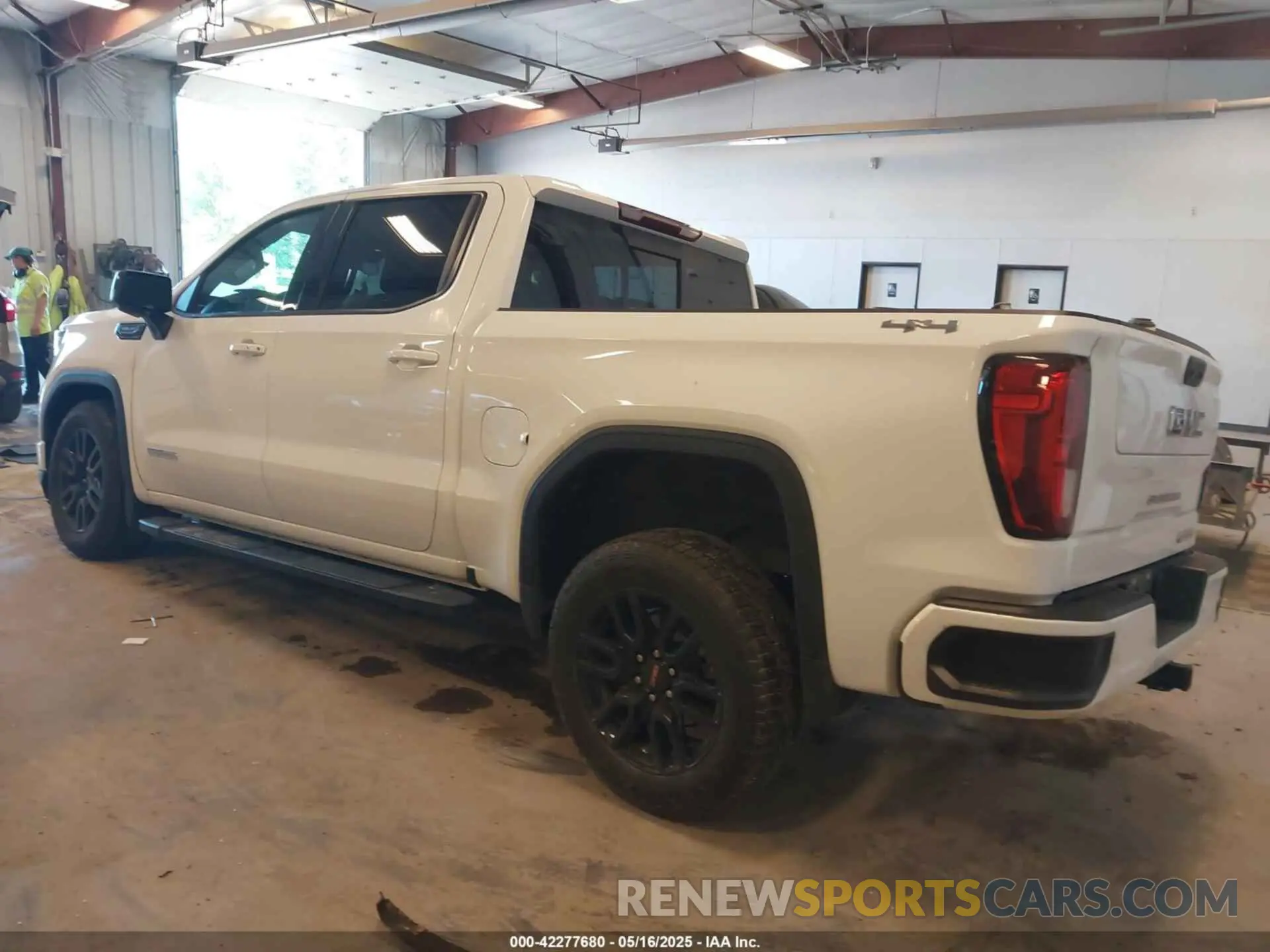 3 Фотография поврежденного автомобиля 3GTUUCED8PG311300 GMC SIERRA 1500 2023