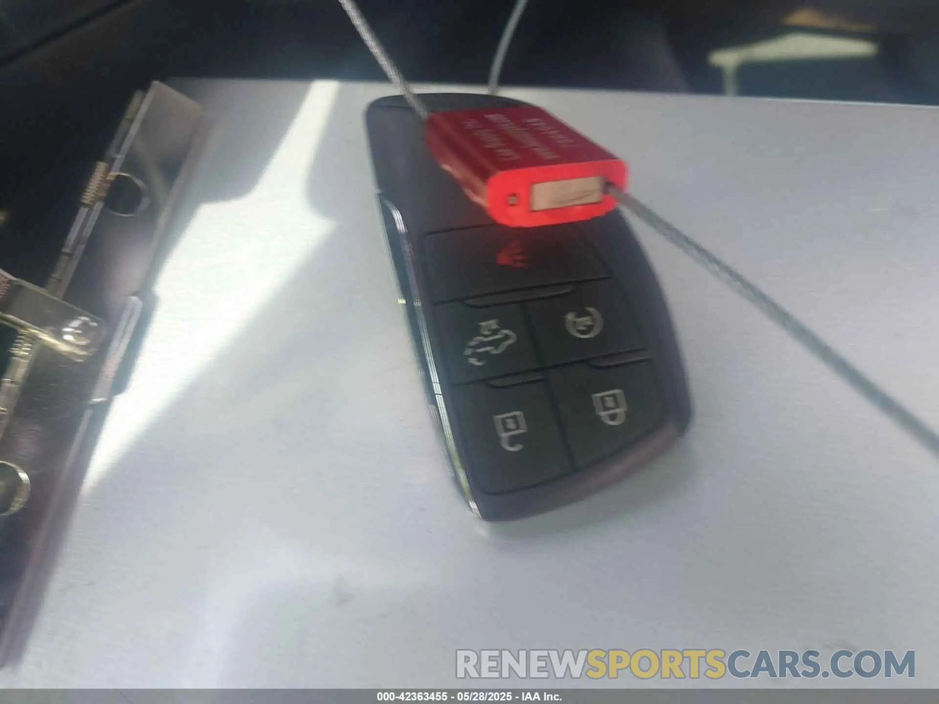 11 Фотография поврежденного автомобиля 3GTUUDE83PG326330 GMC SIERRA 1500 2023