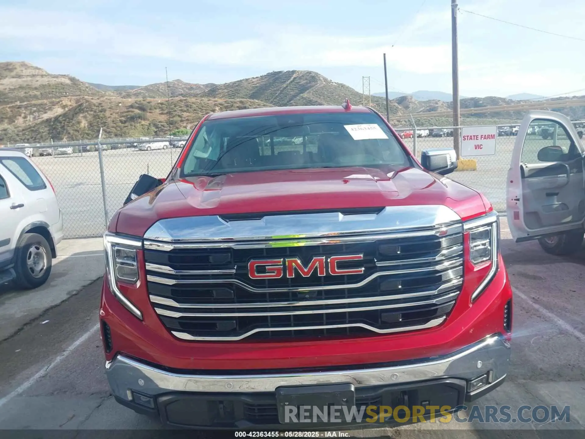 12 Фотография поврежденного автомобиля 3GTUUDE83PG326330 GMC SIERRA 1500 2023