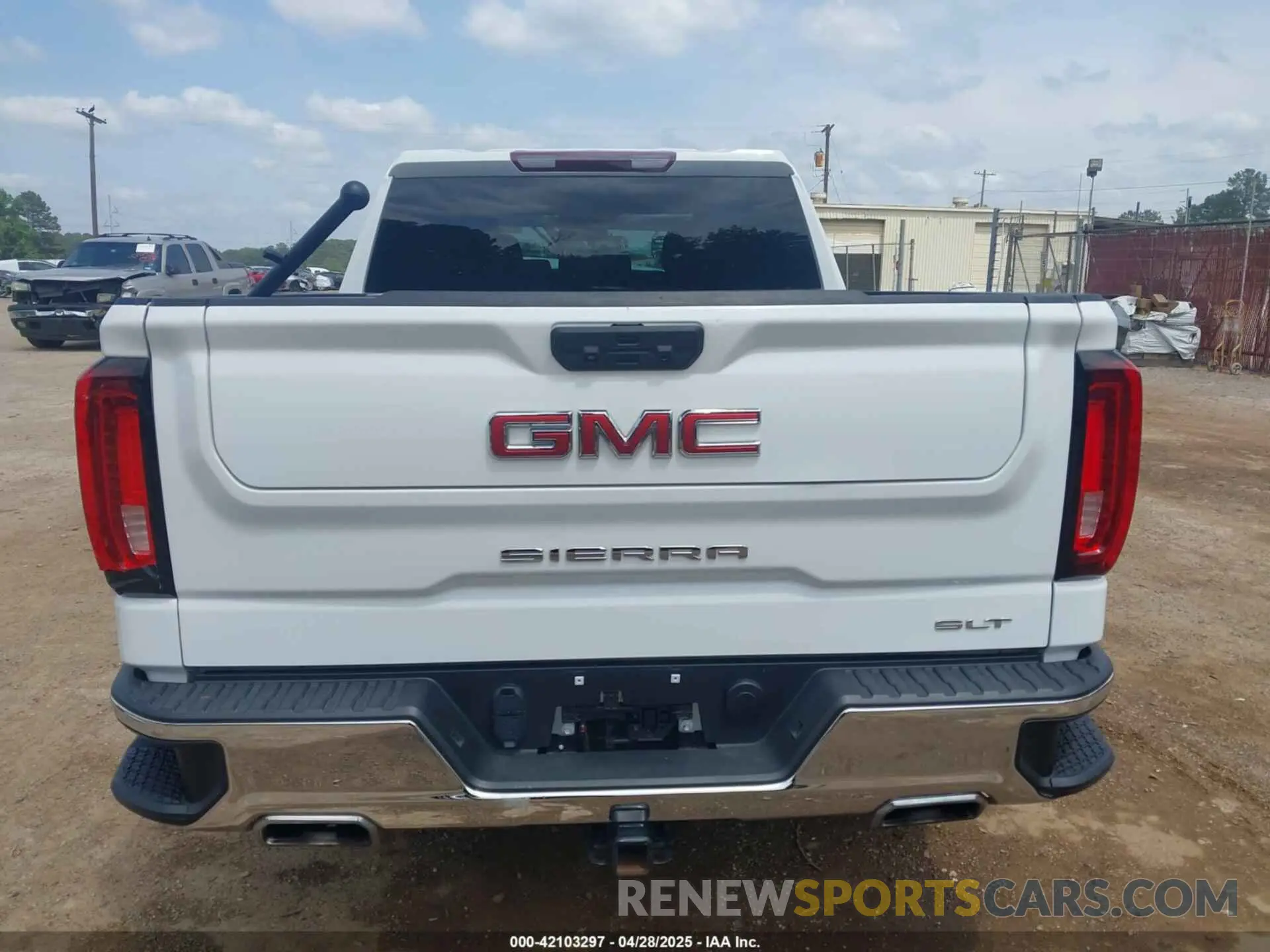 17 Photograph of a damaged car 3GTUUDED5PG155237 GMC SIERRA 1500 2023