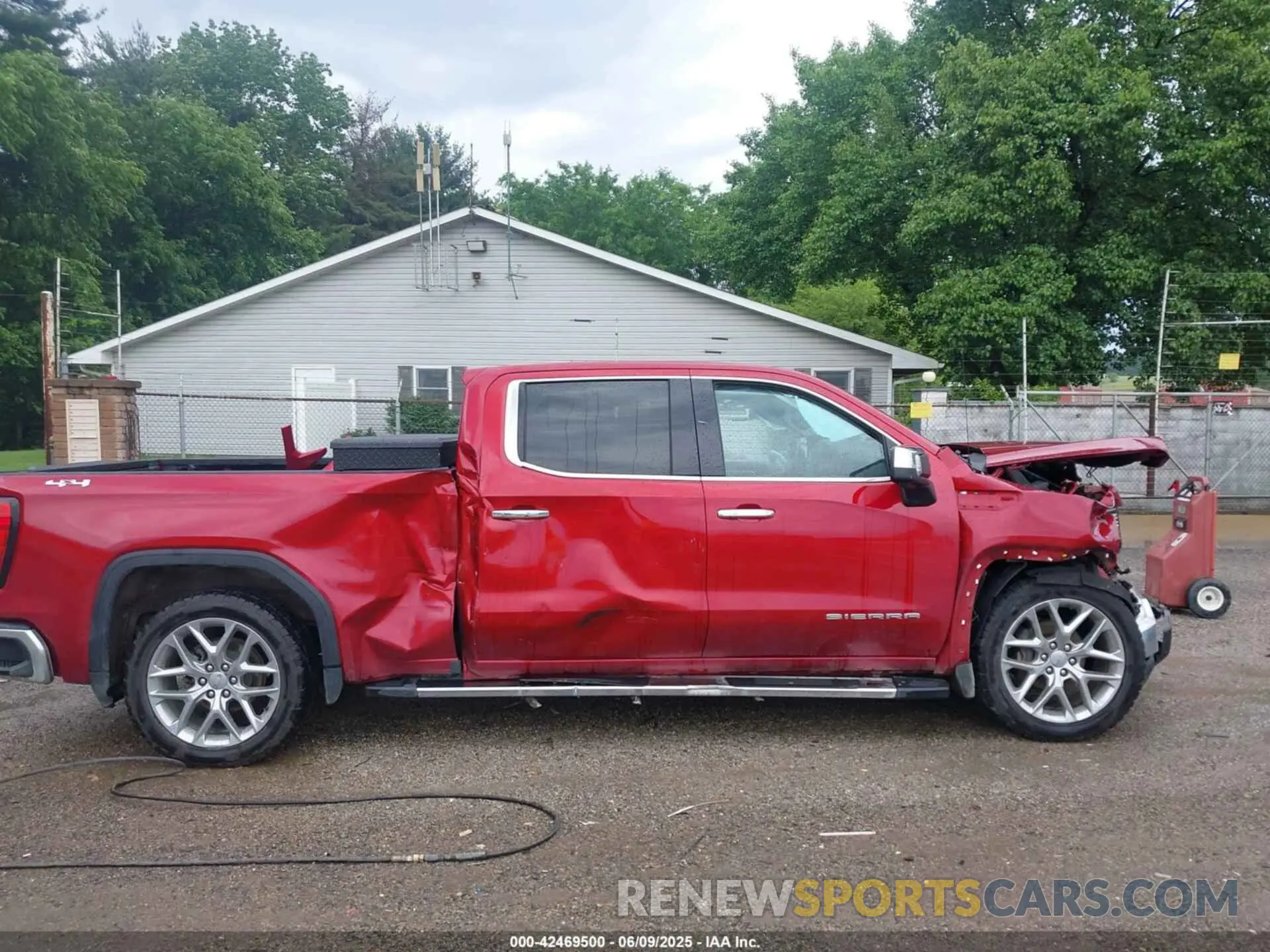 14 Photograph of a damaged car 3GTUUDEL3PG184372 GMC SIERRA 1500 2023