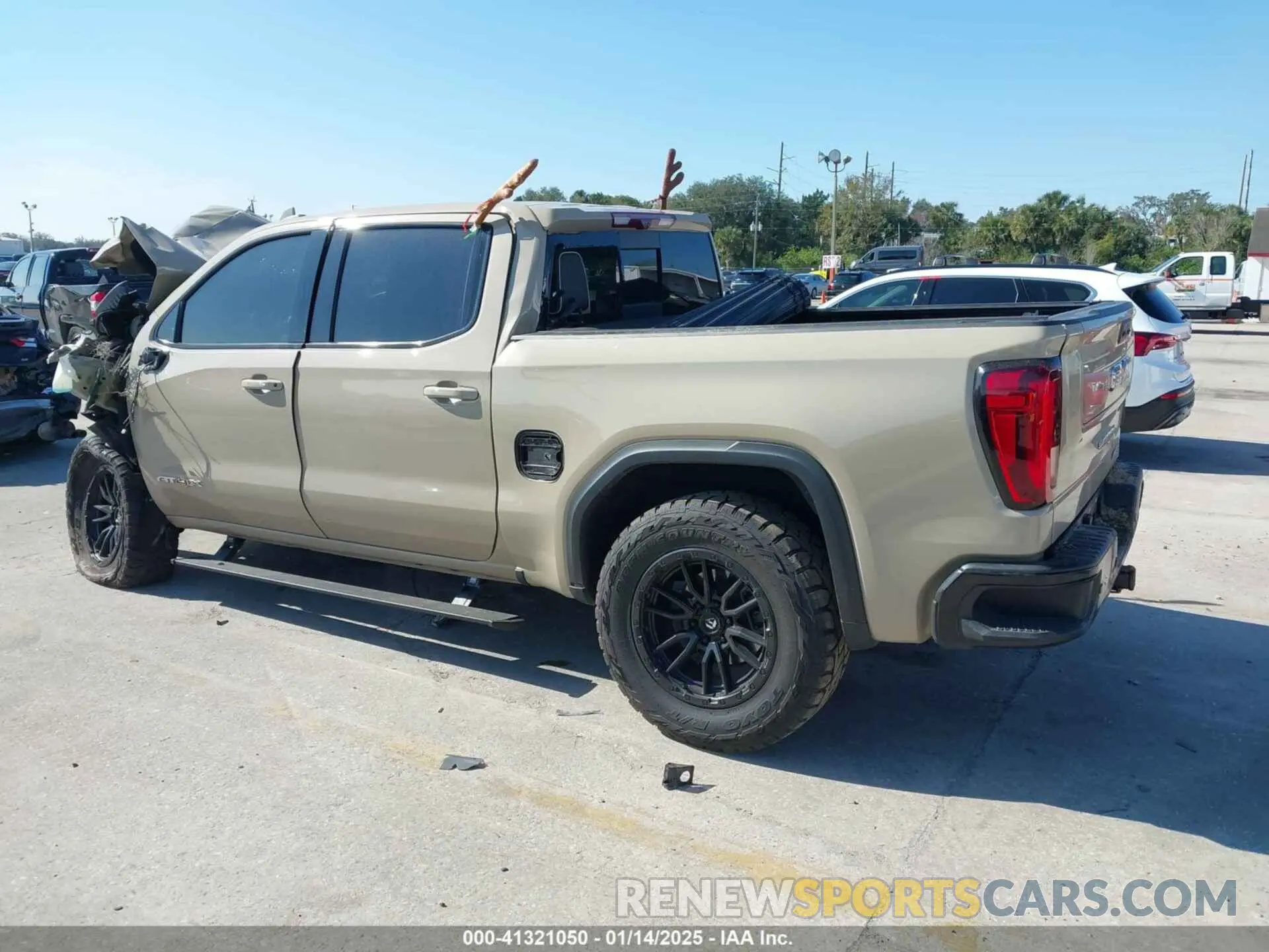 3 Фотография поврежденного автомобиля 3GTUUFELXPG192237 GMC SIERRA 1500 2023