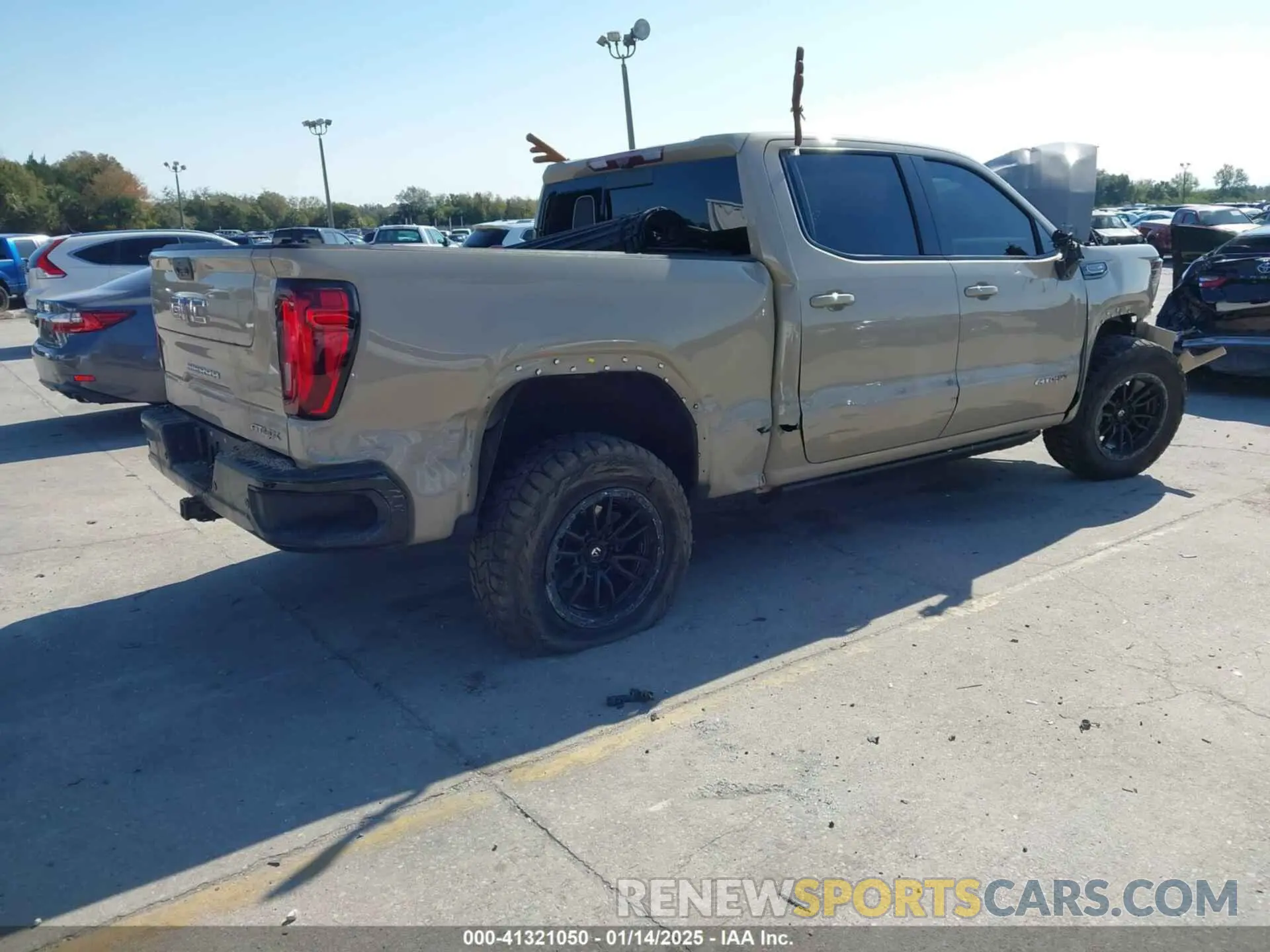 4 Фотография поврежденного автомобиля 3GTUUFELXPG192237 GMC SIERRA 1500 2023