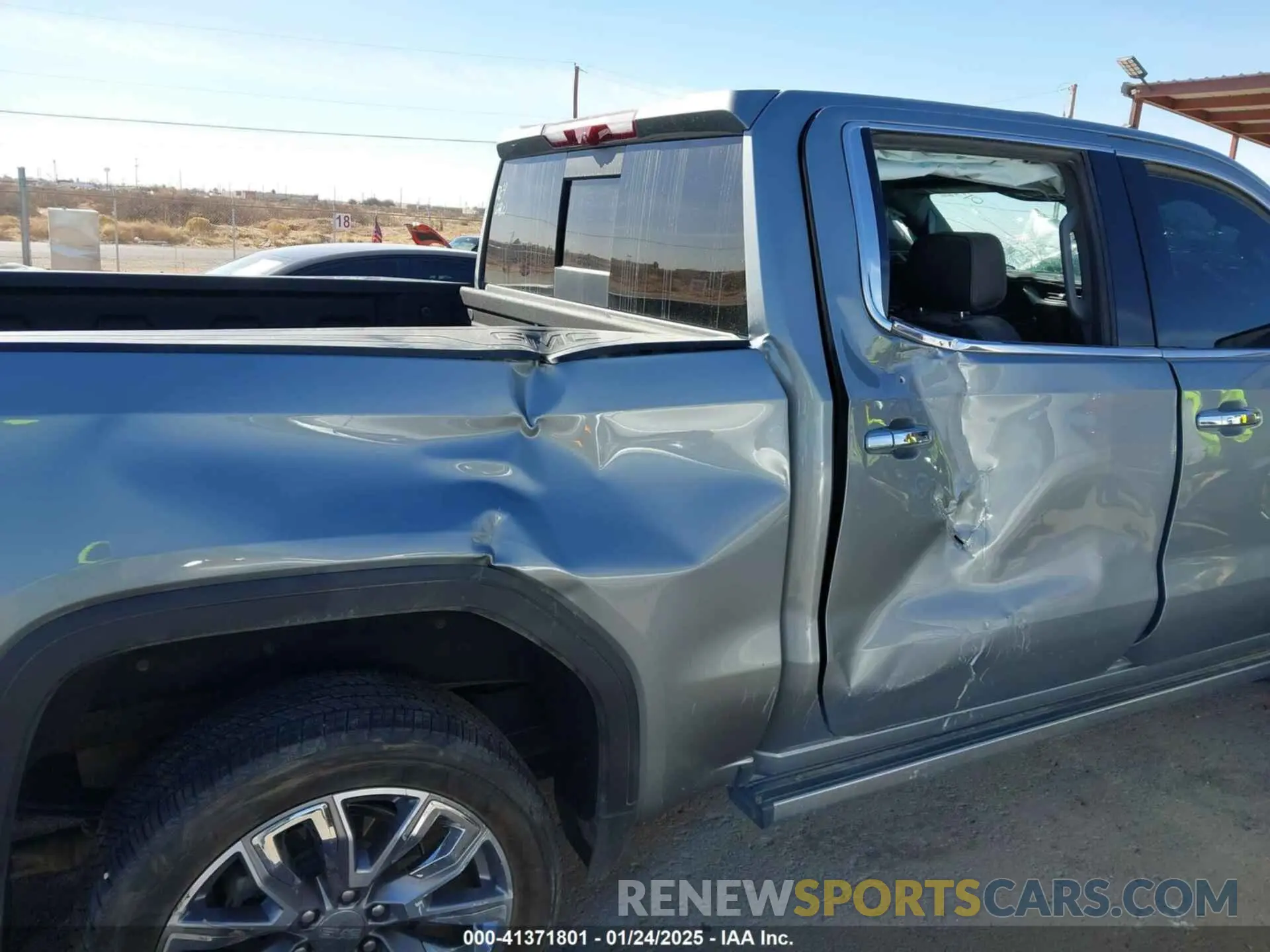 18 Фотография поврежденного автомобиля 3GTUUGE87PG365004 GMC SIERRA 1500 2023