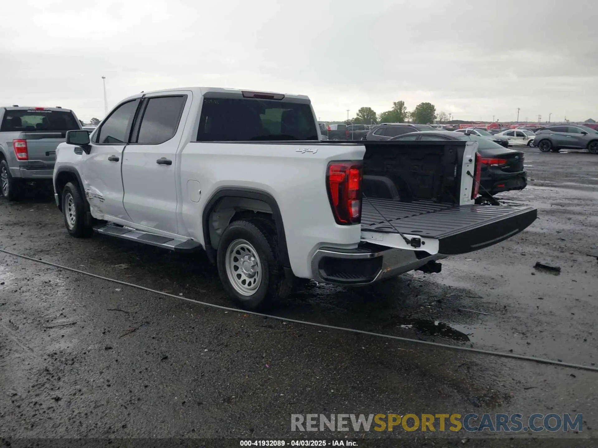 3 Photograph of a damaged car 1GTPUAEK9RZ327024 GMC SIERRA 1500 2024