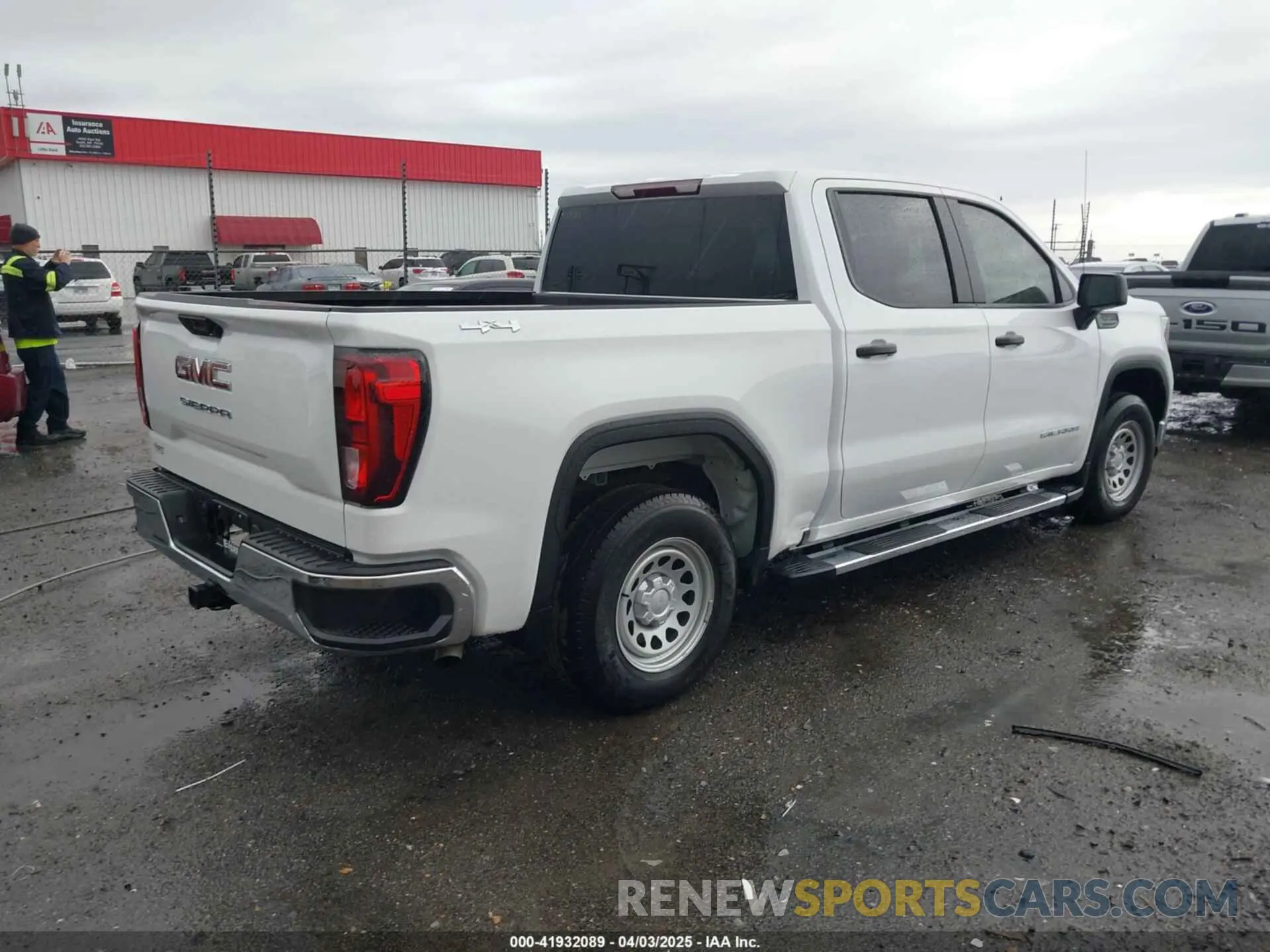 4 Photograph of a damaged car 1GTPUAEK9RZ327024 GMC SIERRA 1500 2024