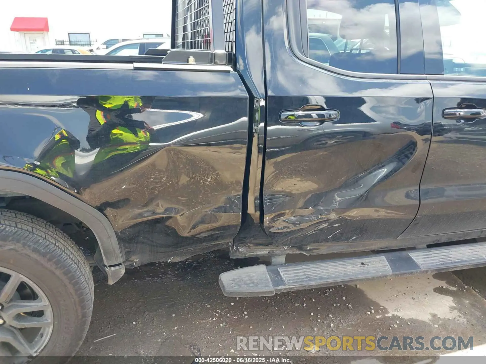 6 Photograph of a damaged car 1GTRHCE83RZ313102 GMC SIERRA 1500 2024