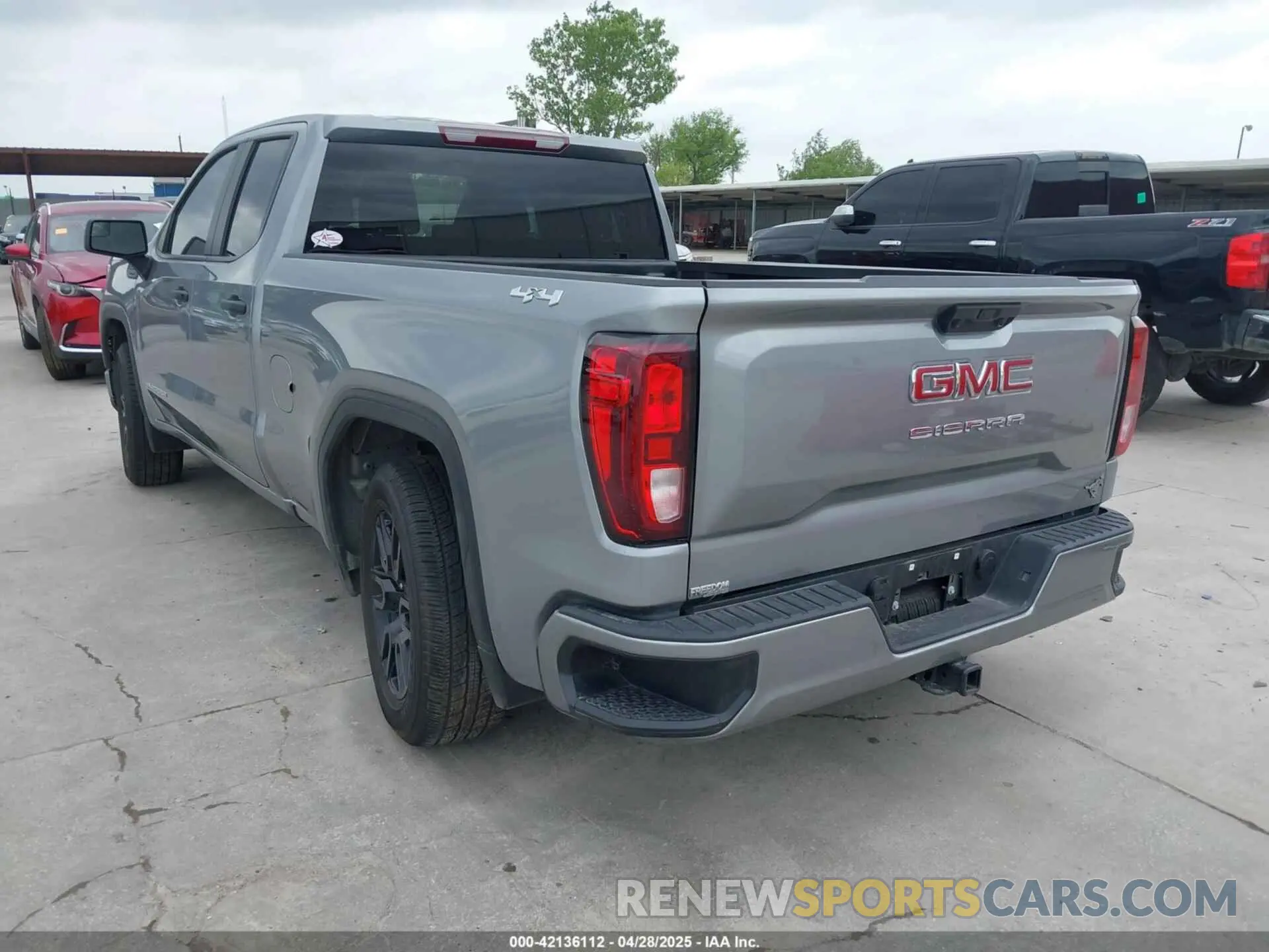 3 Photograph of a damaged car 1GTRUAEKXRZ341233 GMC SIERRA 1500 2024