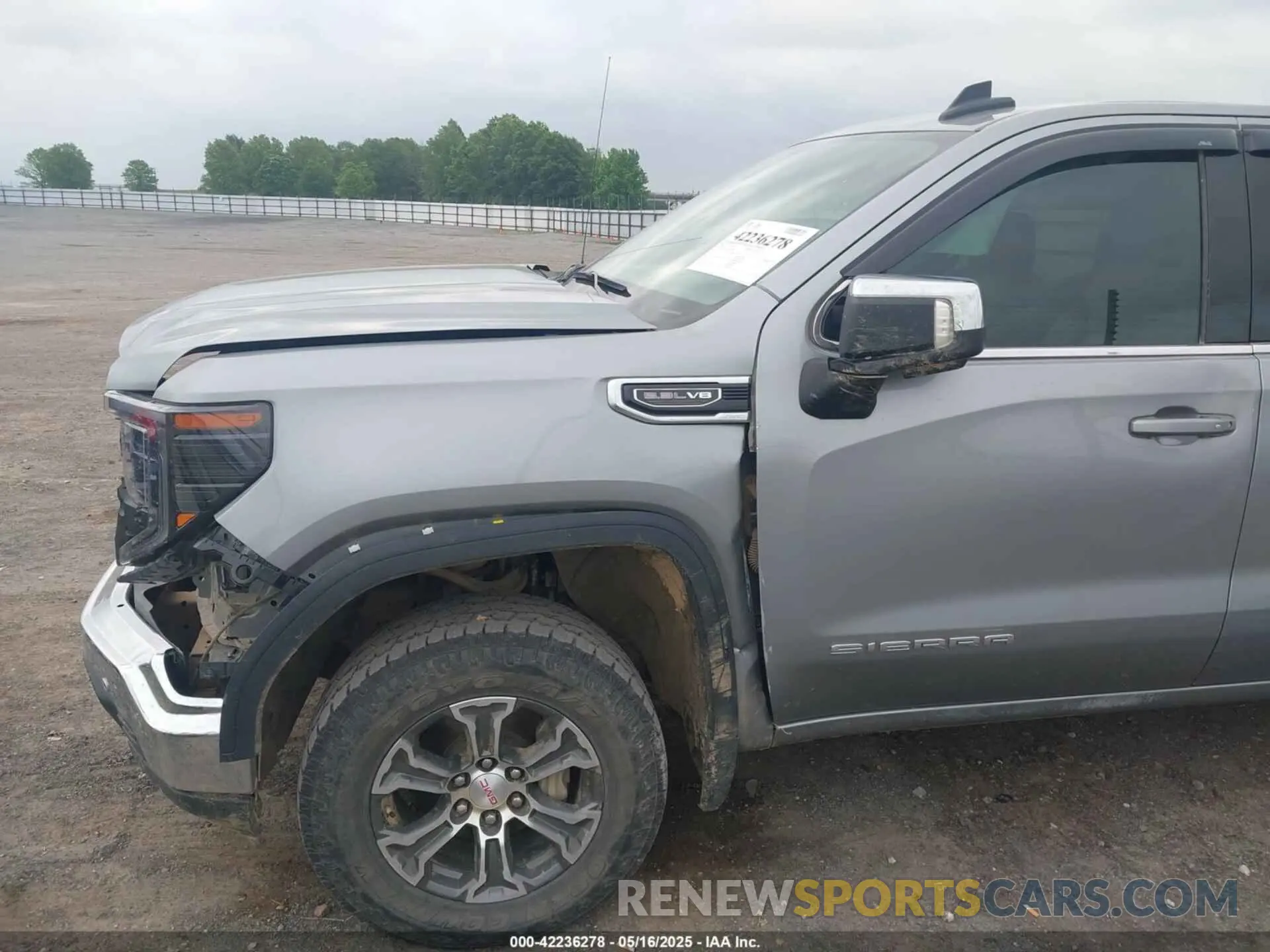 19 Photograph of a damaged car 1GTUUBED1RZ120282 GMC SIERRA 1500 2024