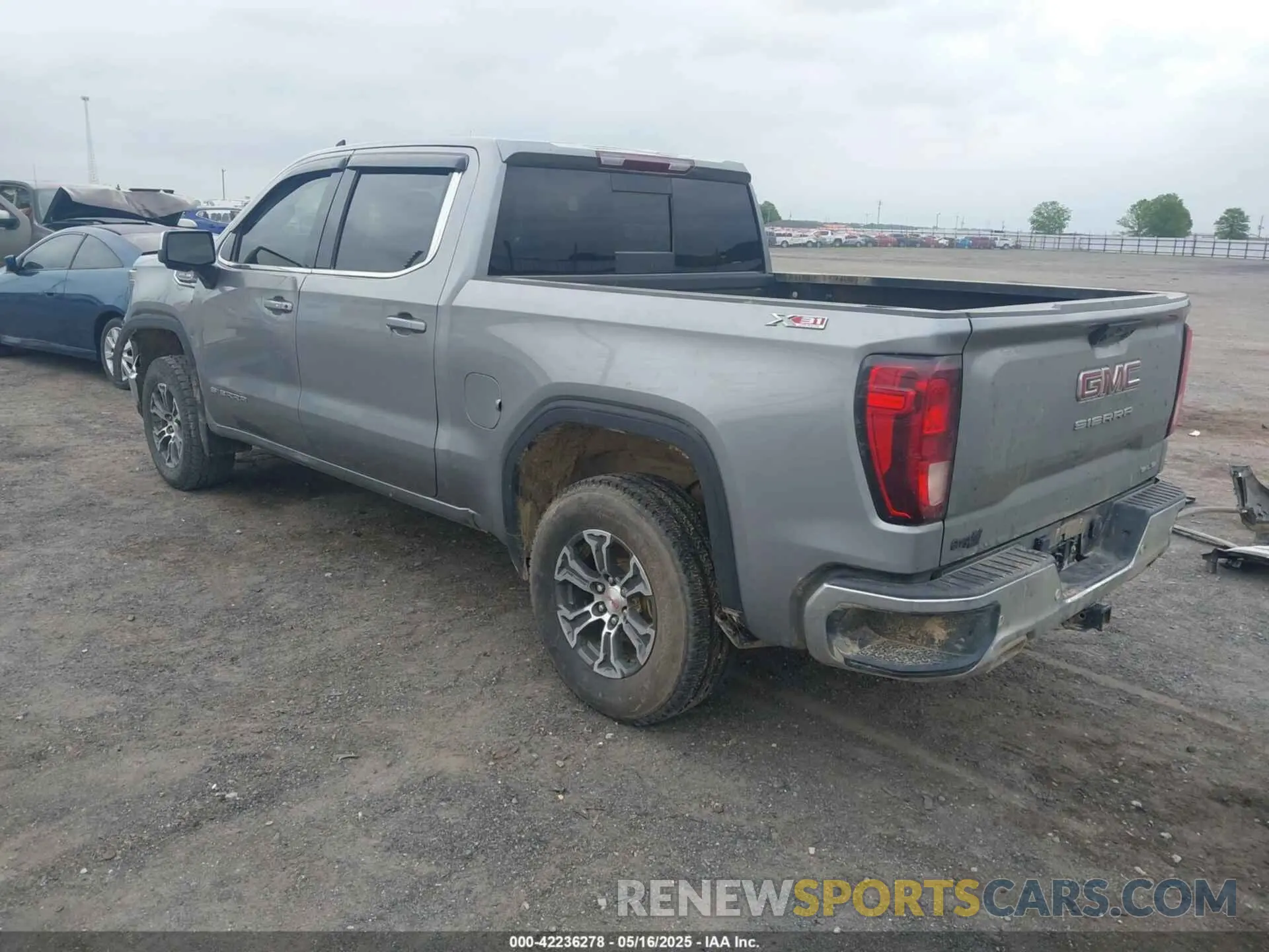 3 Photograph of a damaged car 1GTUUBED1RZ120282 GMC SIERRA 1500 2024