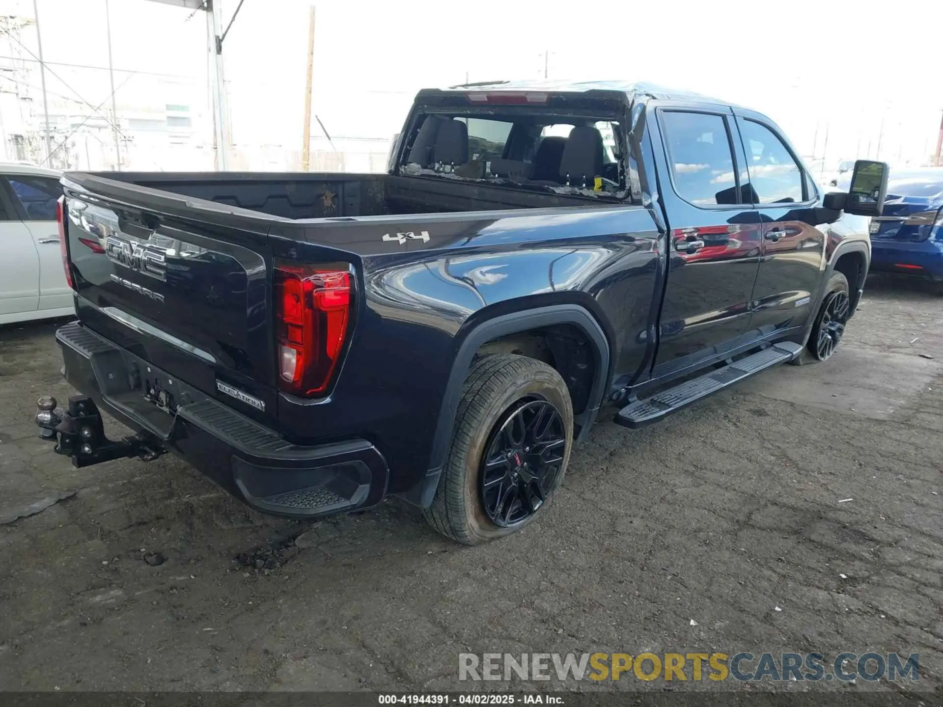 4 Photograph of a damaged car 1GTUUCE8XRZ397408 GMC SIERRA 1500 2024