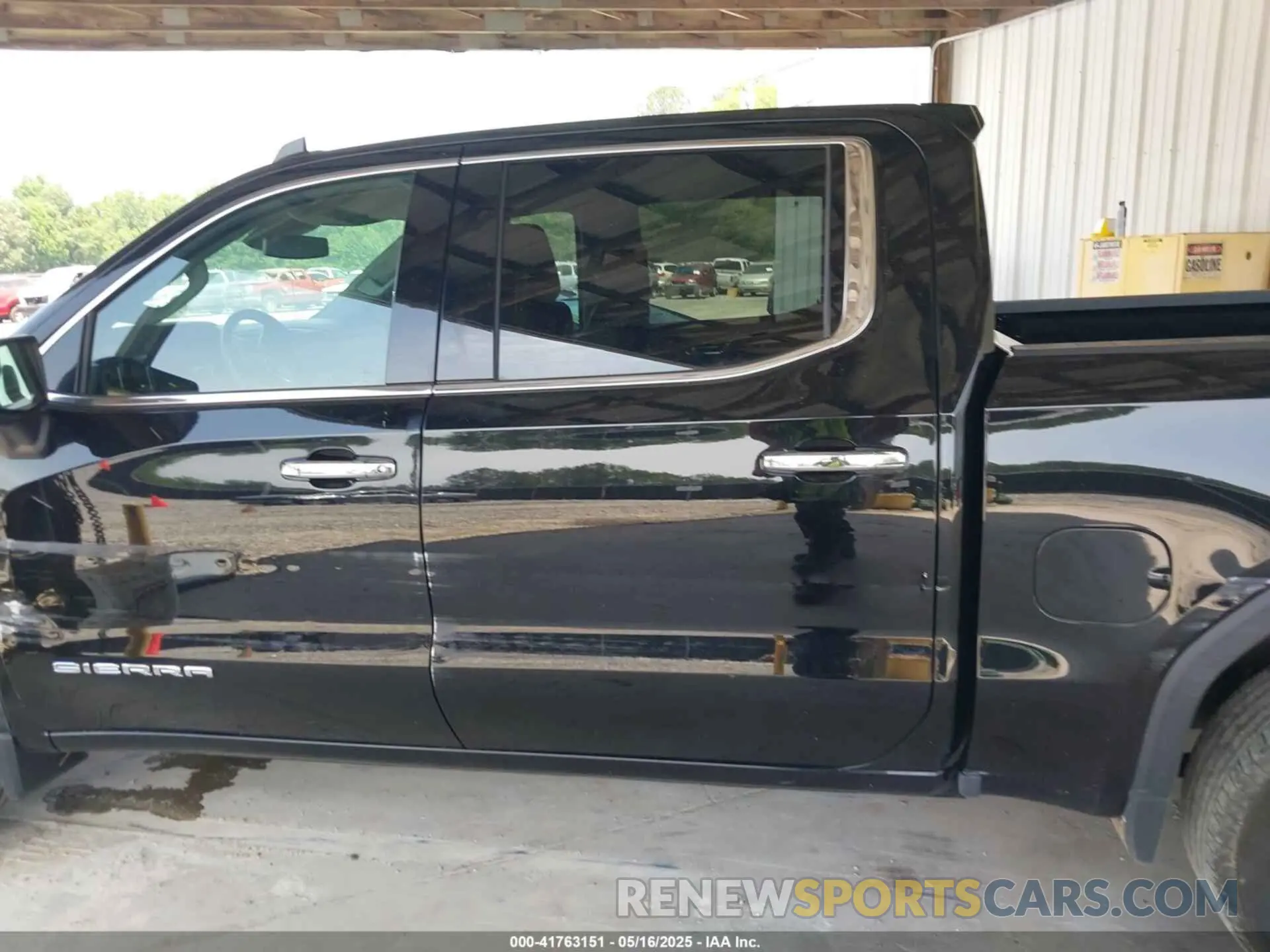 15 Photograph of a damaged car 1GTUUDED0RZ273375 GMC SIERRA 1500 2024