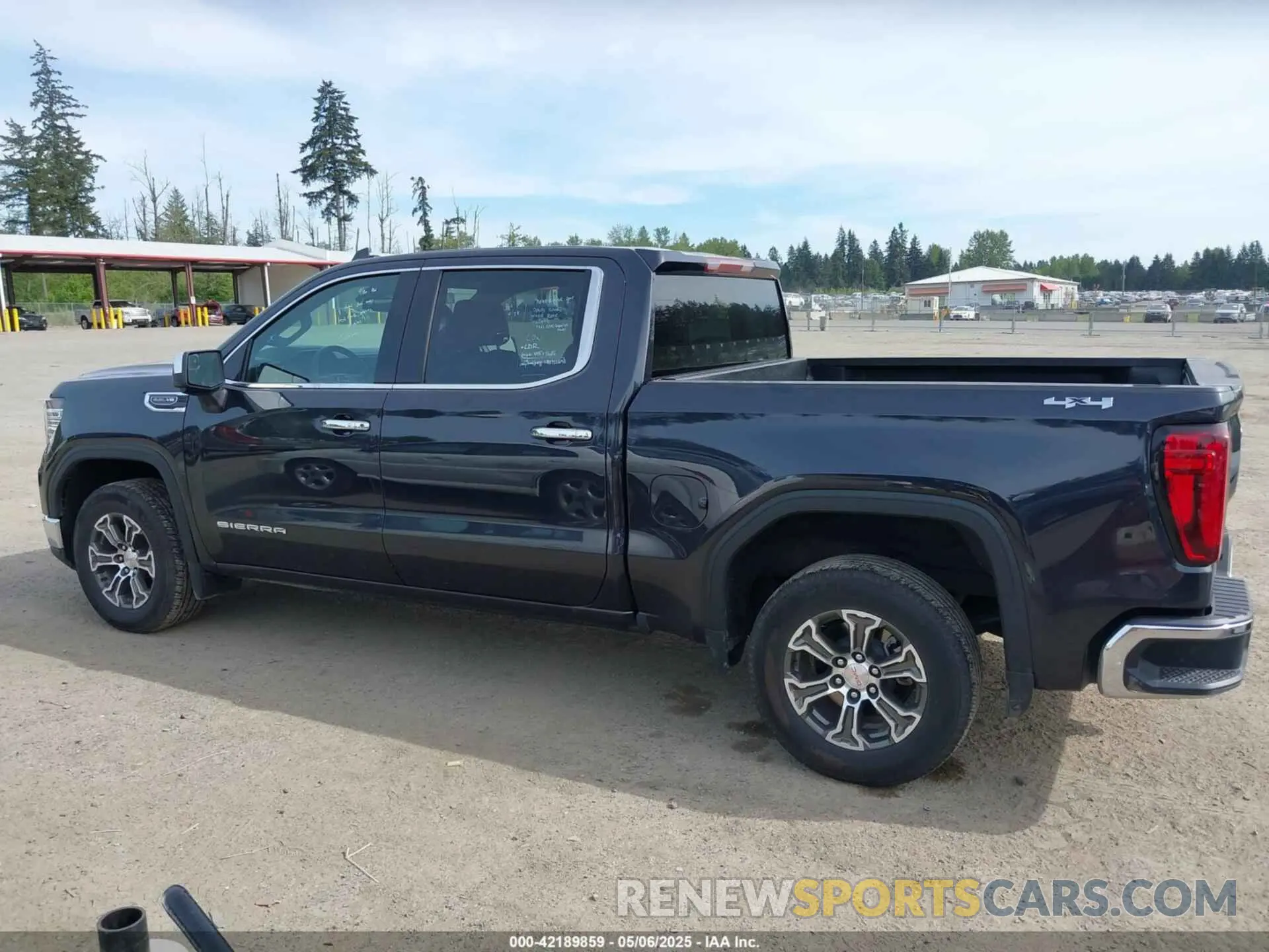 14 Фотография поврежденного автомобиля 1GTUUDED2RZ273264 GMC SIERRA 1500 2024