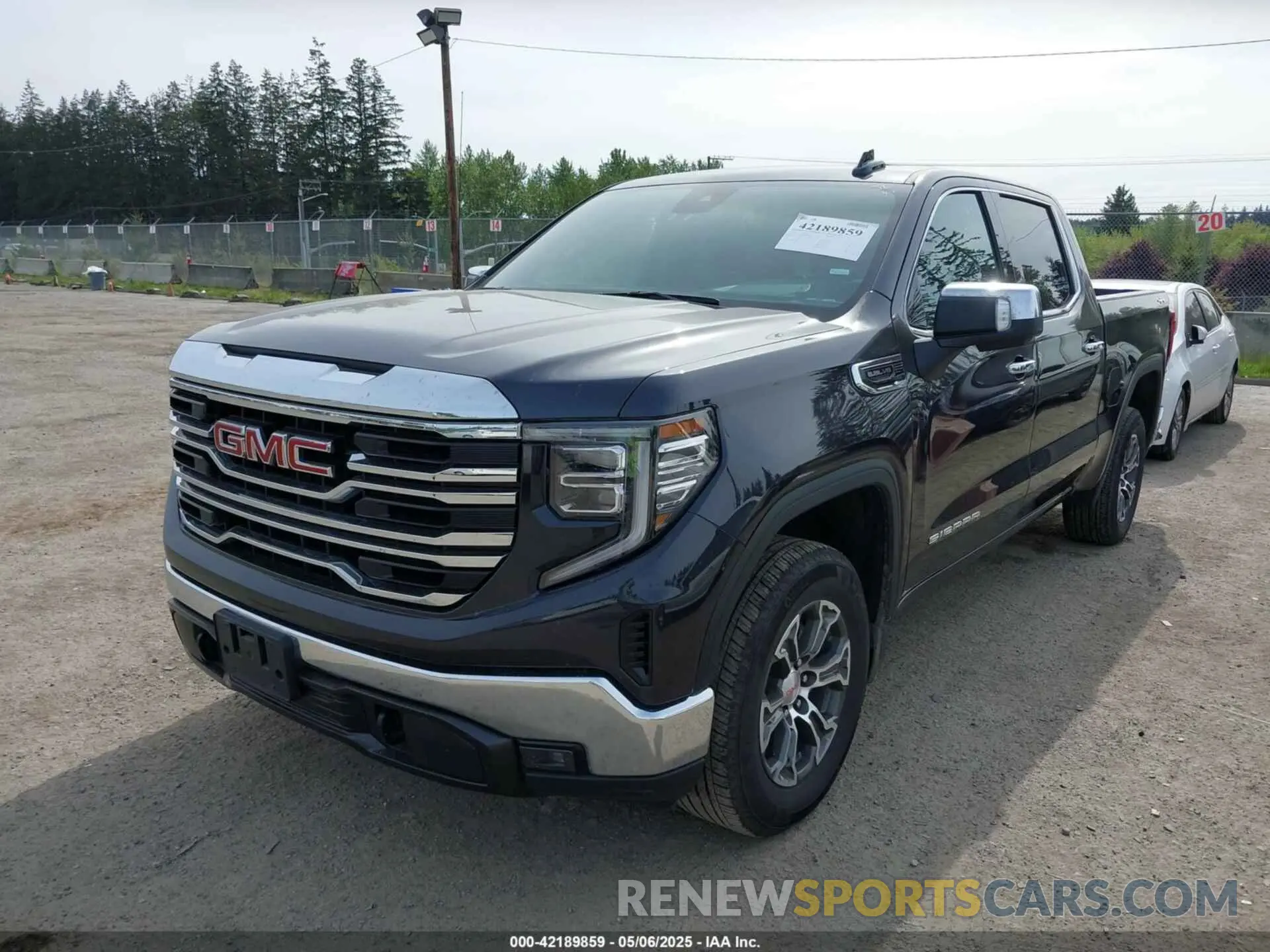 2 Фотография поврежденного автомобиля 1GTUUDED2RZ273264 GMC SIERRA 1500 2024