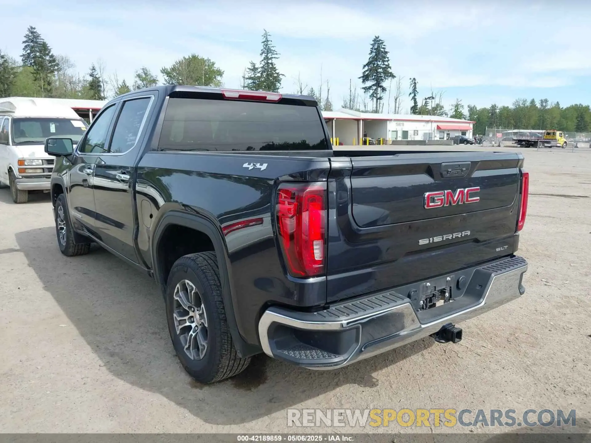 3 Фотография поврежденного автомобиля 1GTUUDED2RZ273264 GMC SIERRA 1500 2024