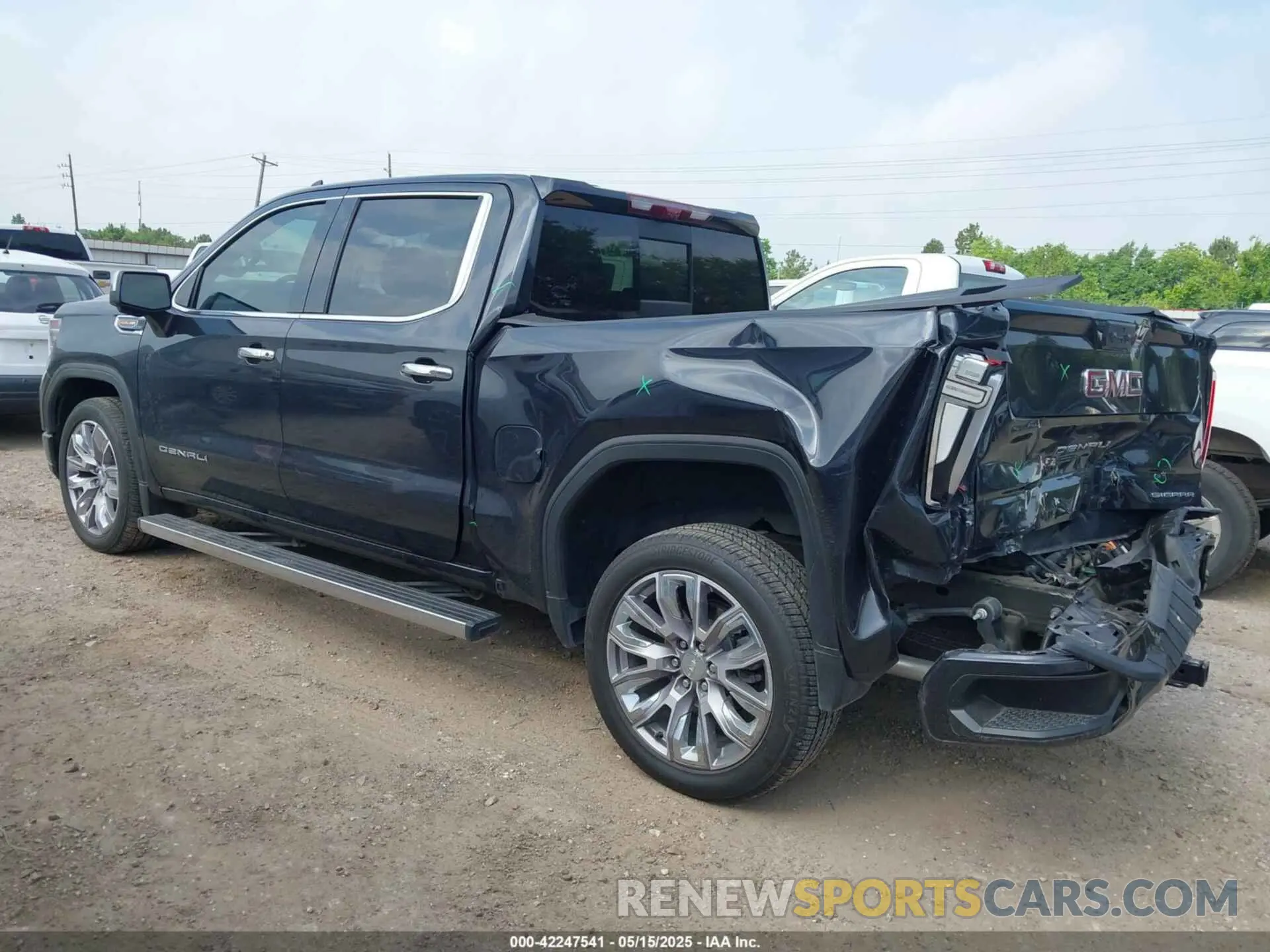 3 Photograph of a damaged car 1GTUUGEL4RZ283920 GMC SIERRA 1500 2024