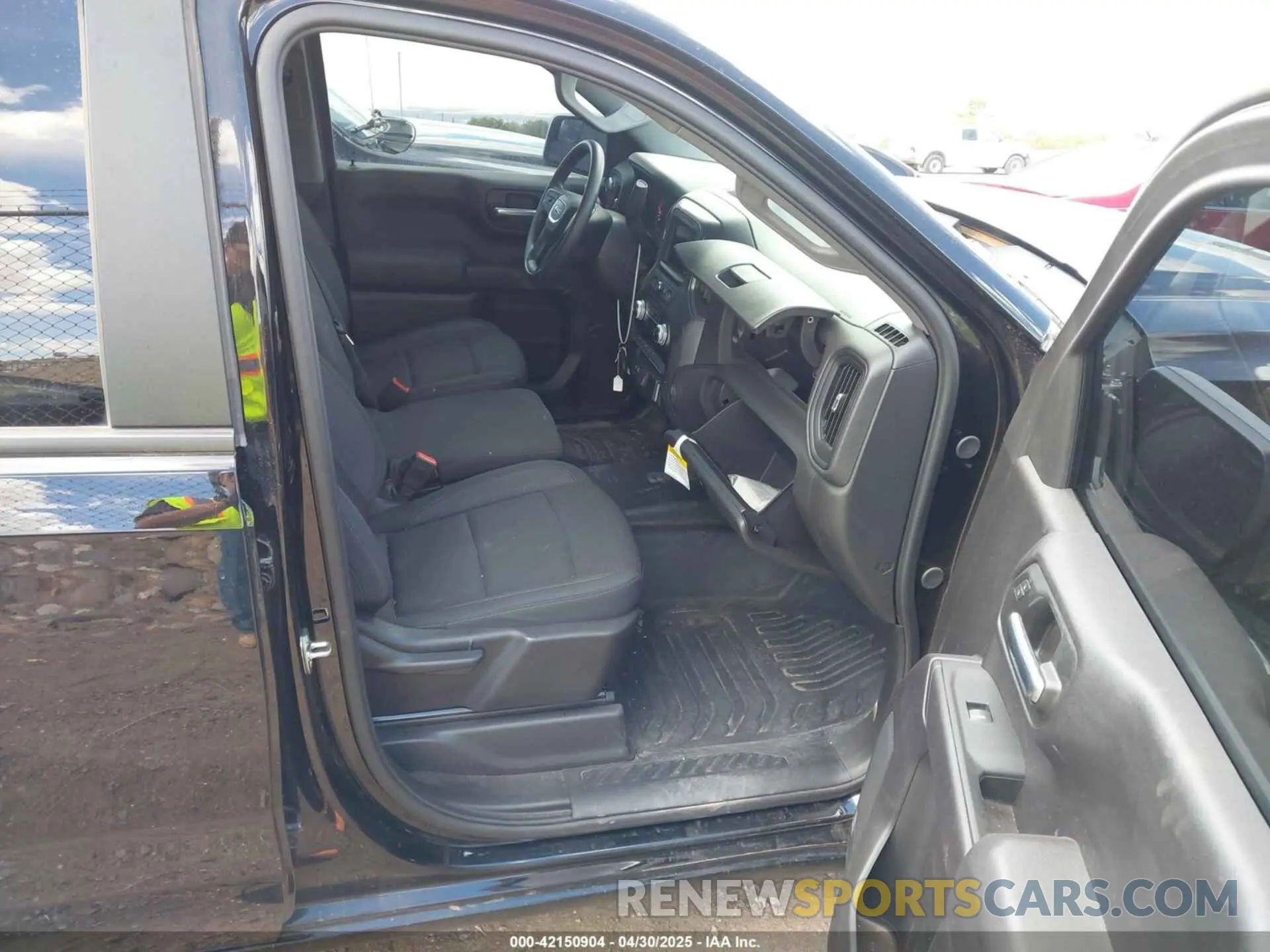 5 Photograph of a damaged car 3GTPUAEK5RG356195 GMC SIERRA 1500 2024