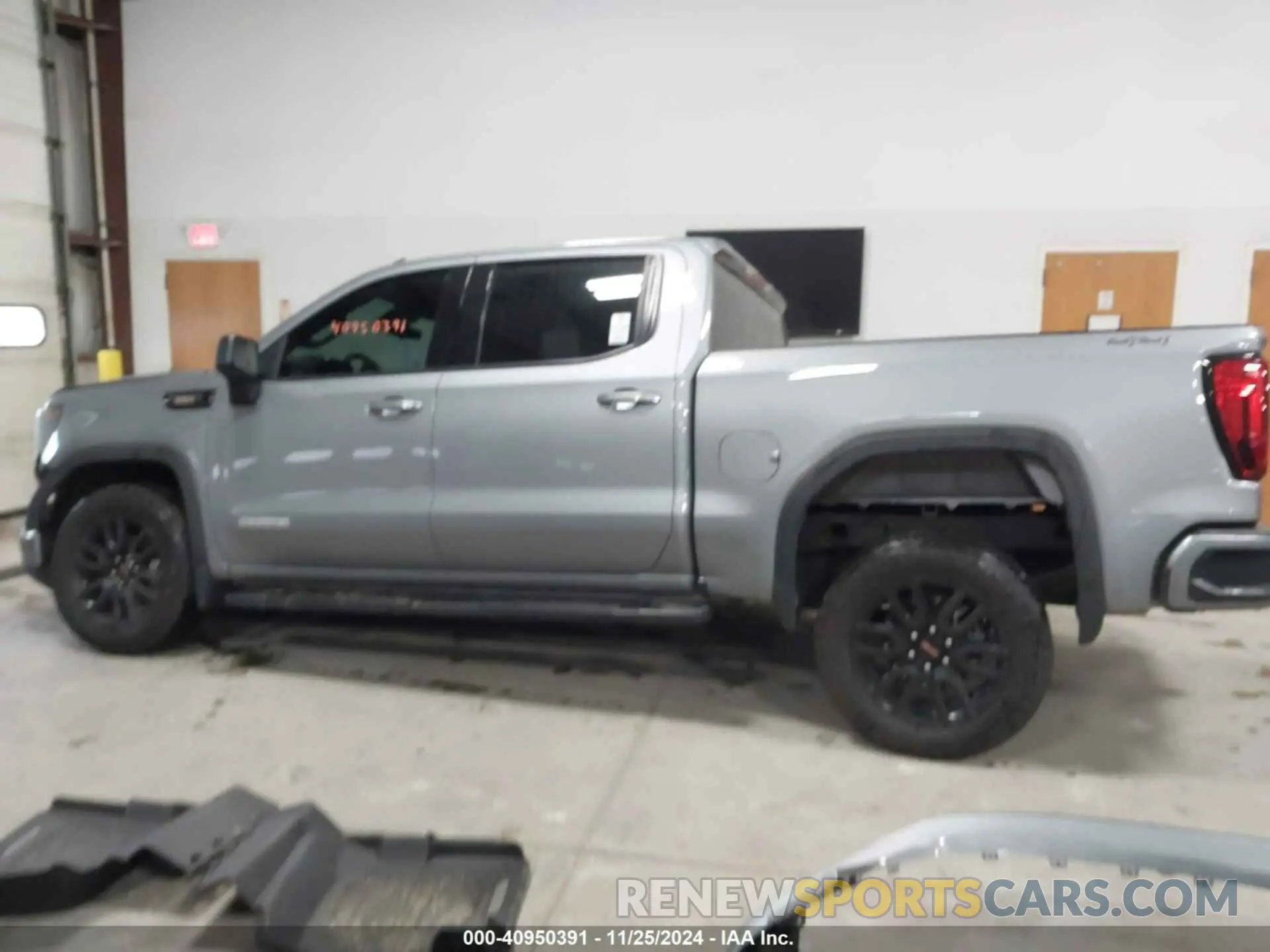 14 Photograph of a damaged car 3GTUUCE87RG155370 GMC SIERRA 1500 2024
