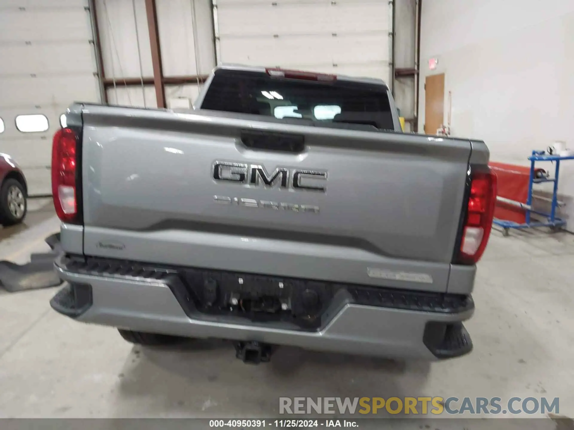 16 Photograph of a damaged car 3GTUUCE87RG155370 GMC SIERRA 1500 2024