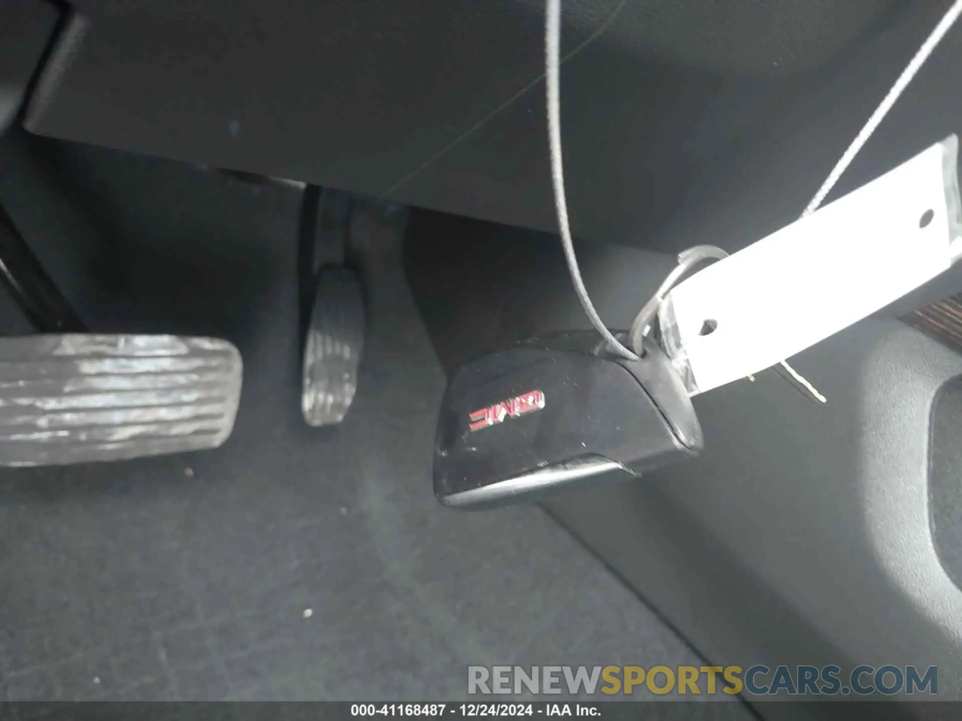 11 Photograph of a damaged car 3GTUUCED2RG424369 GMC SIERRA 1500 2024