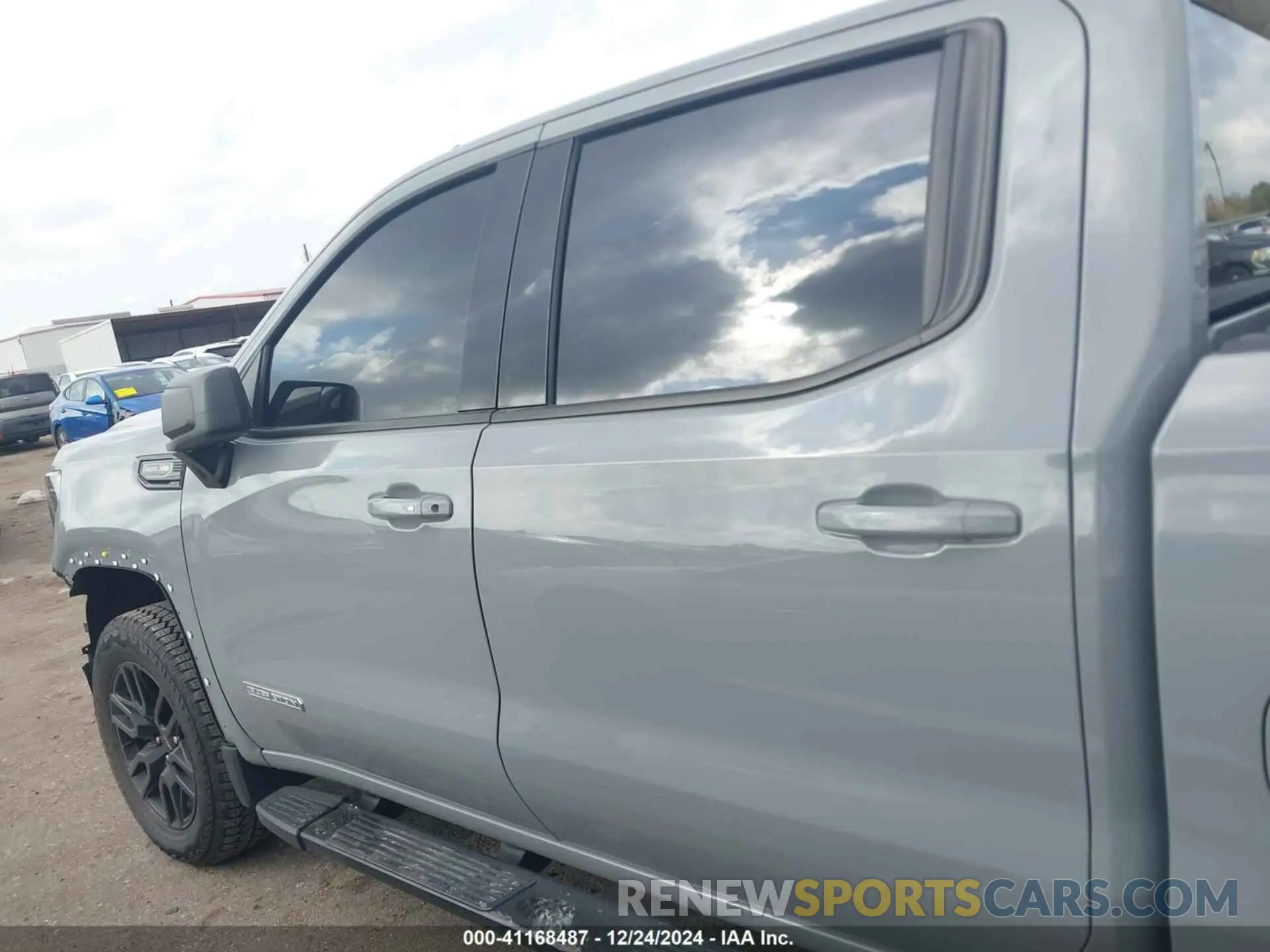 14 Photograph of a damaged car 3GTUUCED2RG424369 GMC SIERRA 1500 2024