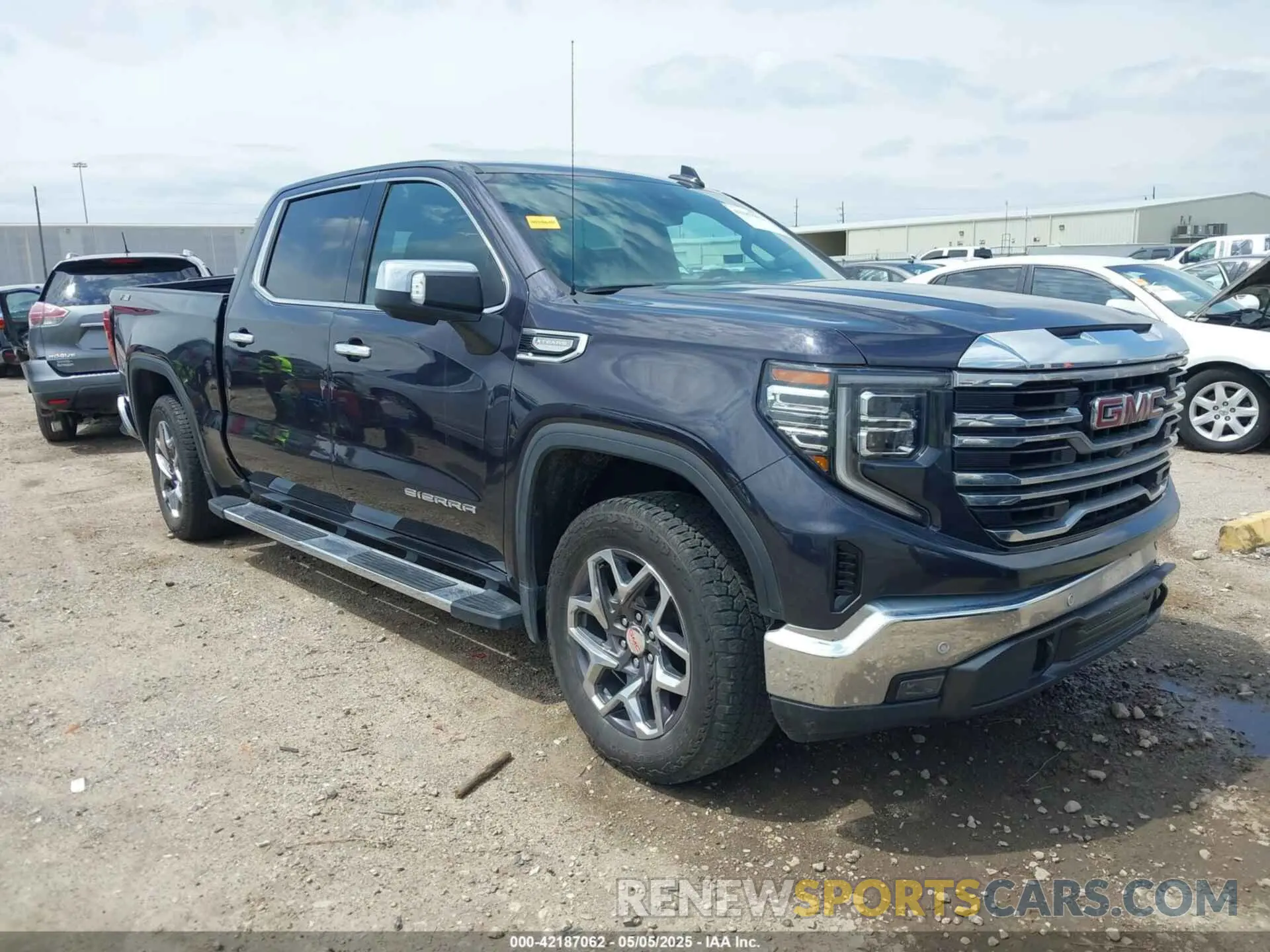 1 Photograph of a damaged car 3GTUUDED3RG247370 GMC SIERRA 1500 2024
