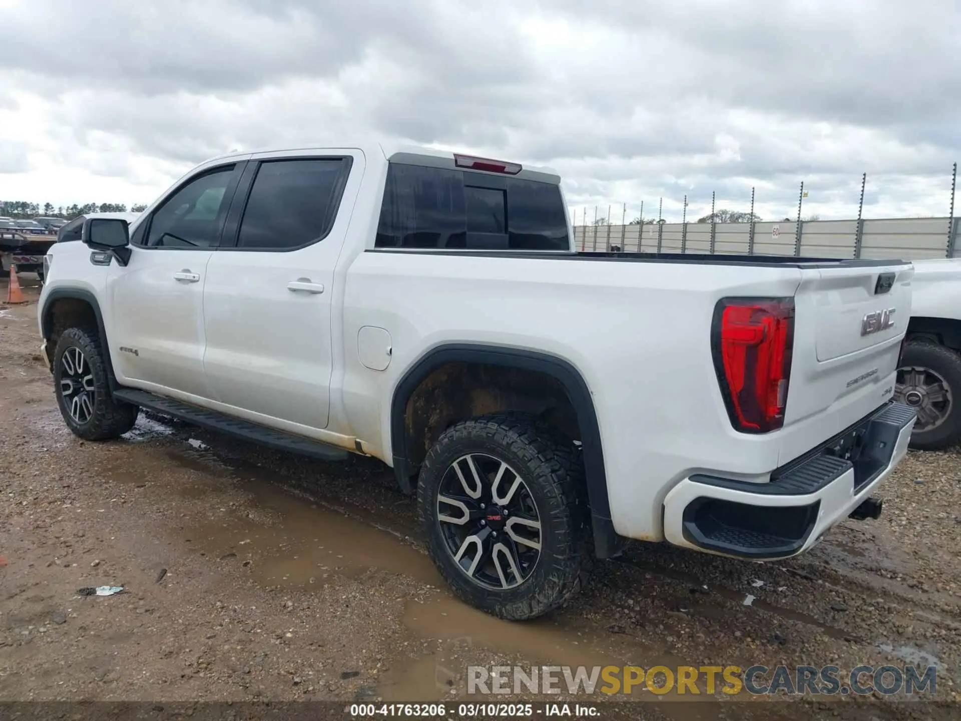 3 Photograph of a damaged car 3GTUUEE8XRG108099 GMC SIERRA 1500 2024