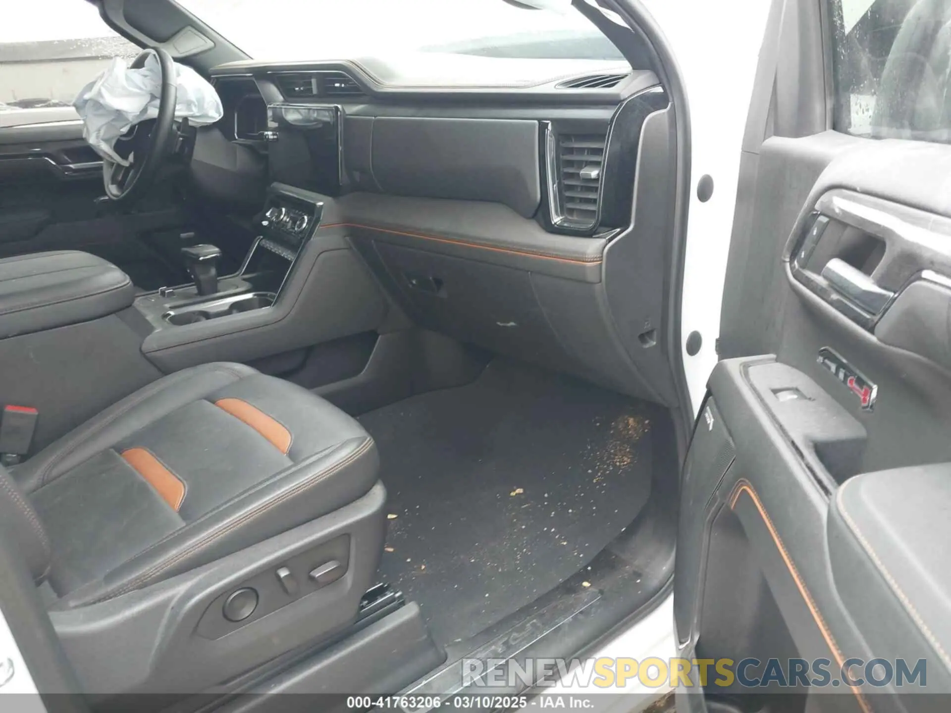 5 Photograph of a damaged car 3GTUUEE8XRG108099 GMC SIERRA 1500 2024