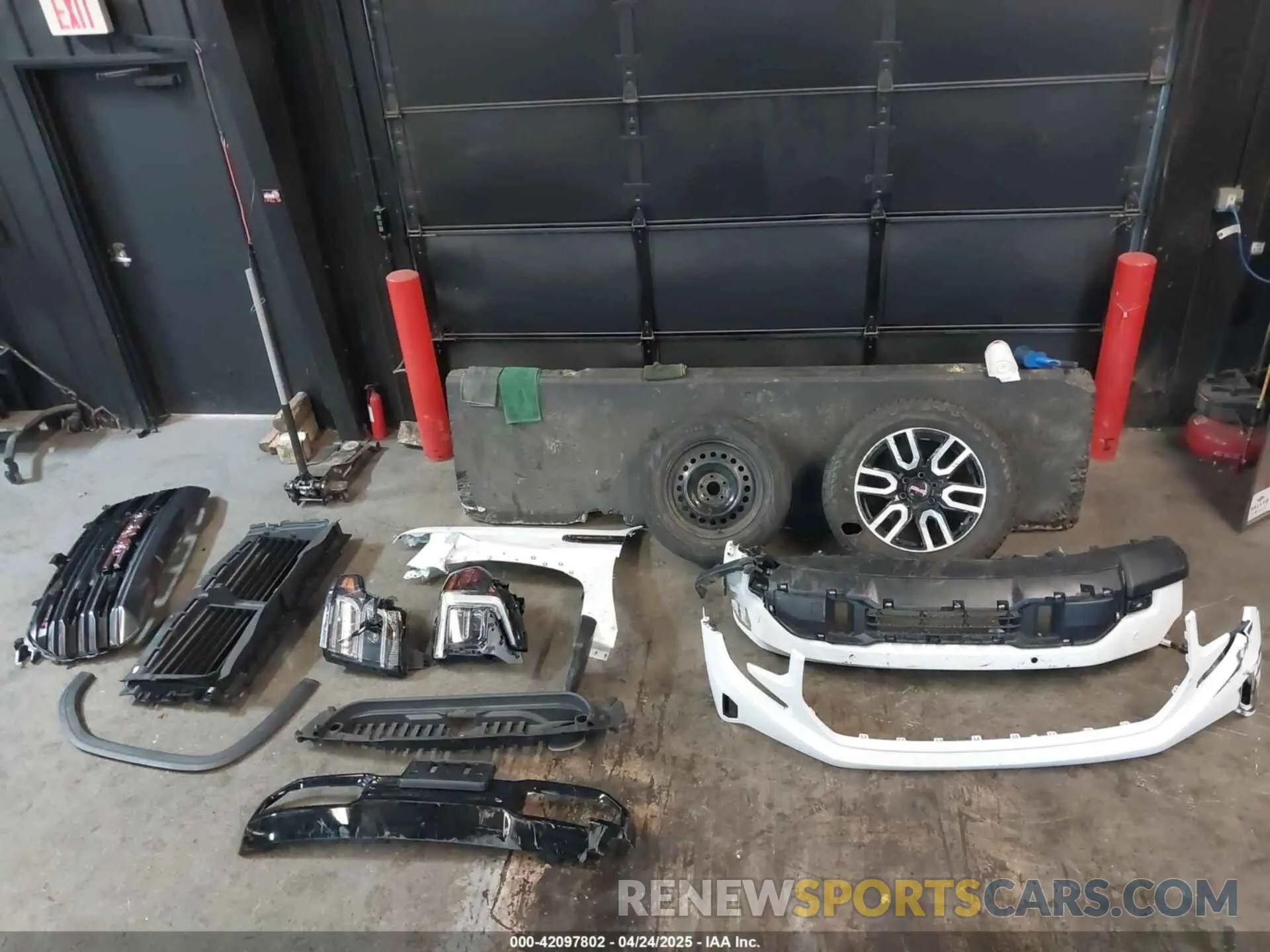 12 Фотография поврежденного автомобиля 3GTUUEEL9RG414568 GMC SIERRA 1500 2024