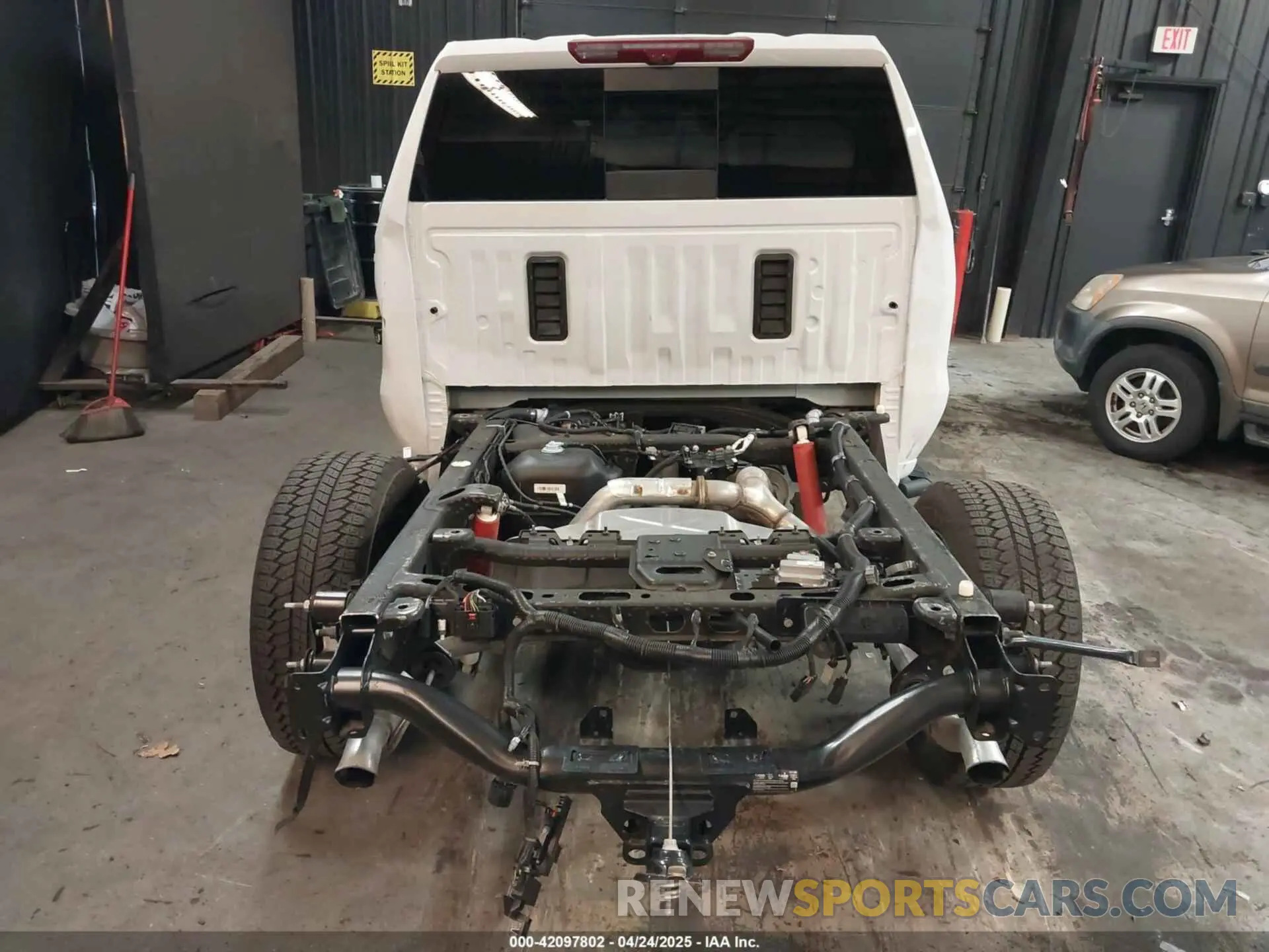 17 Фотография поврежденного автомобиля 3GTUUEEL9RG414568 GMC SIERRA 1500 2024