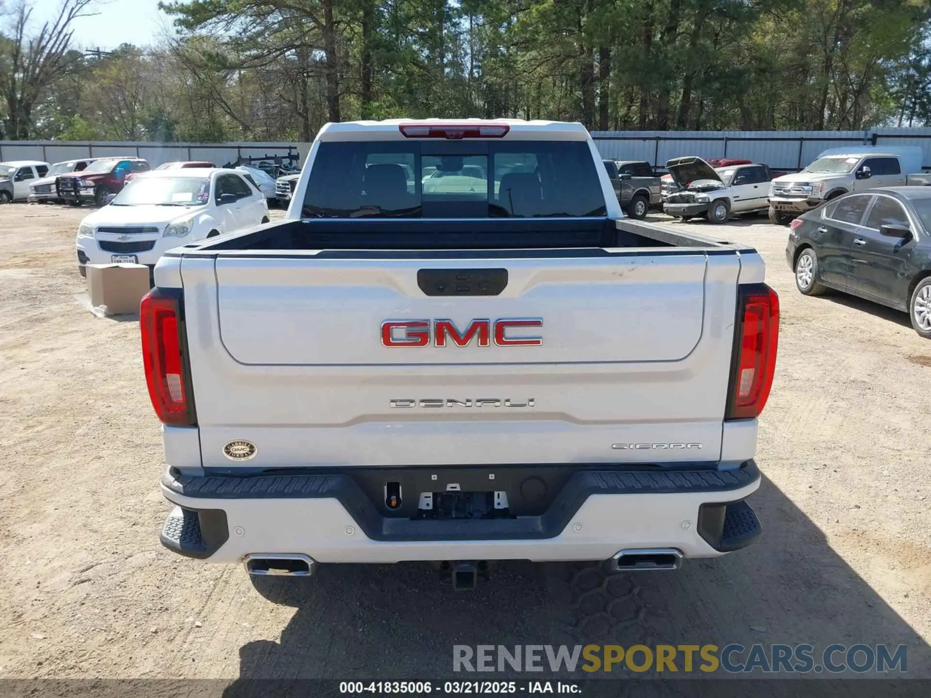 17 Photograph of a damaged car 3GTUUGE81RG463237 GMC SIERRA 1500 2024