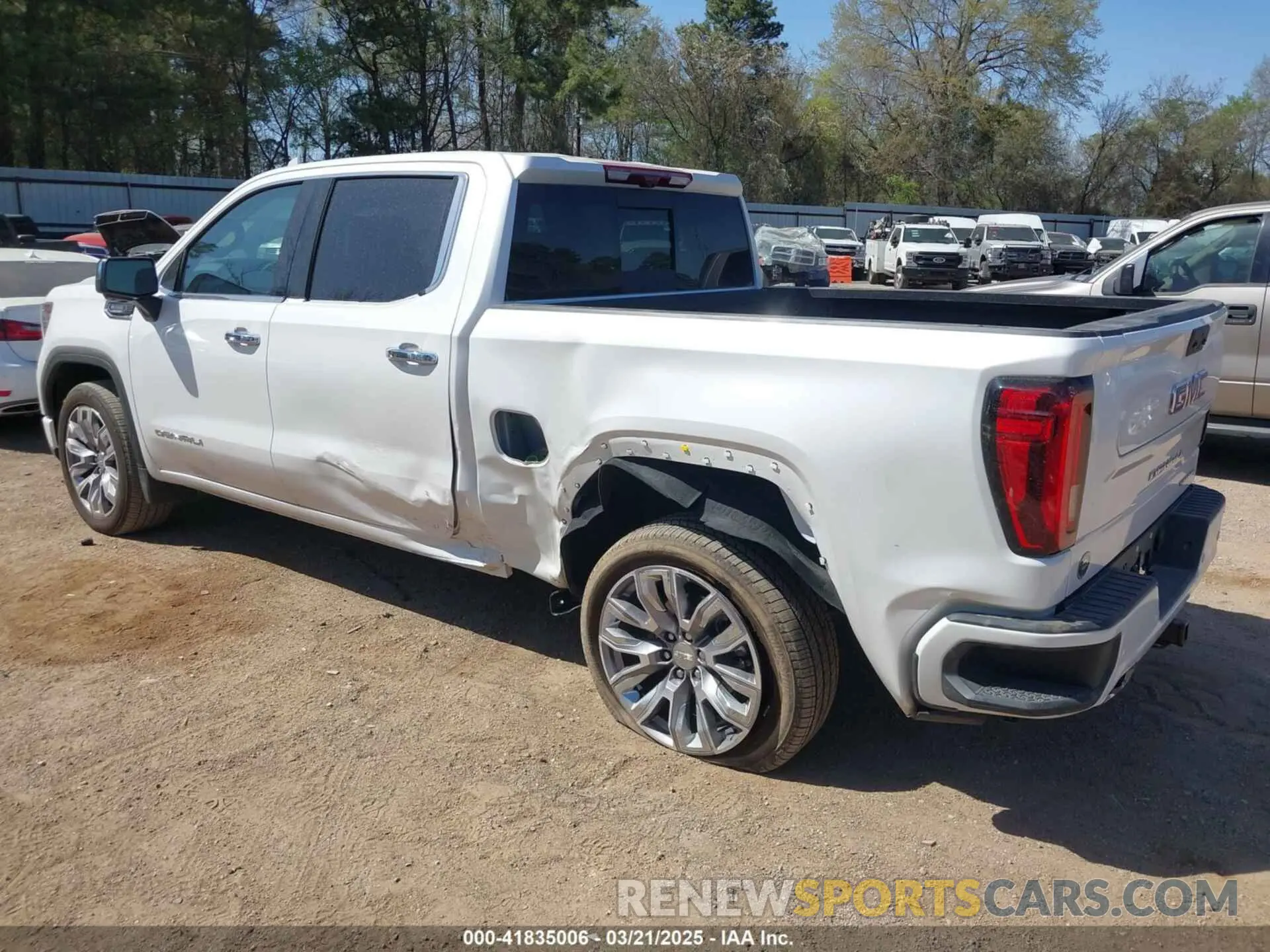 3 Photograph of a damaged car 3GTUUGE81RG463237 GMC SIERRA 1500 2024