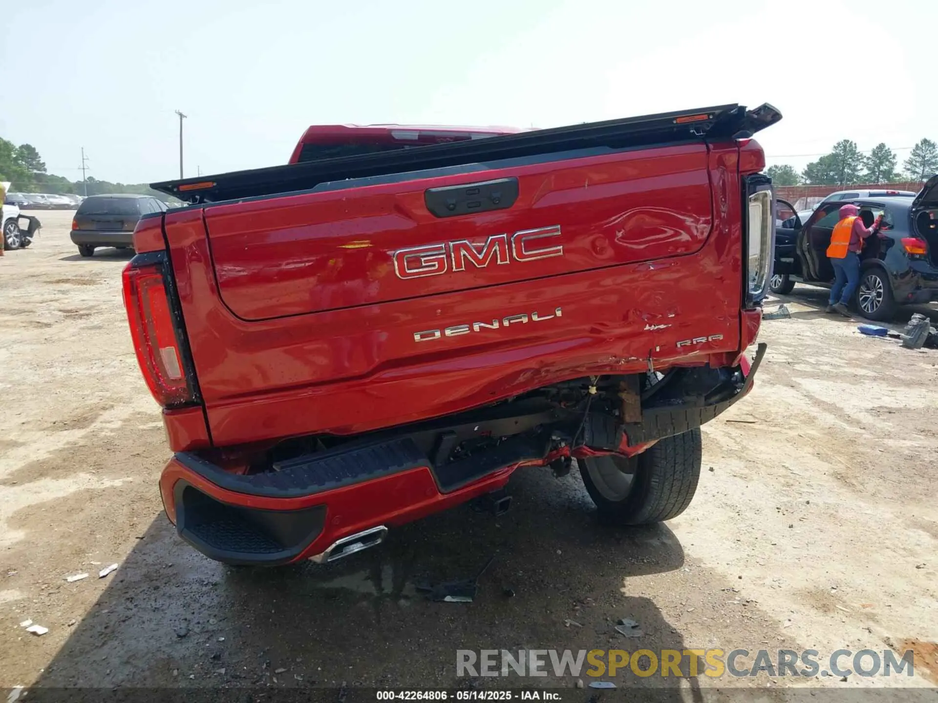18 Photograph of a damaged car 3GTUUGED4RG320070 GMC SIERRA 1500 2024