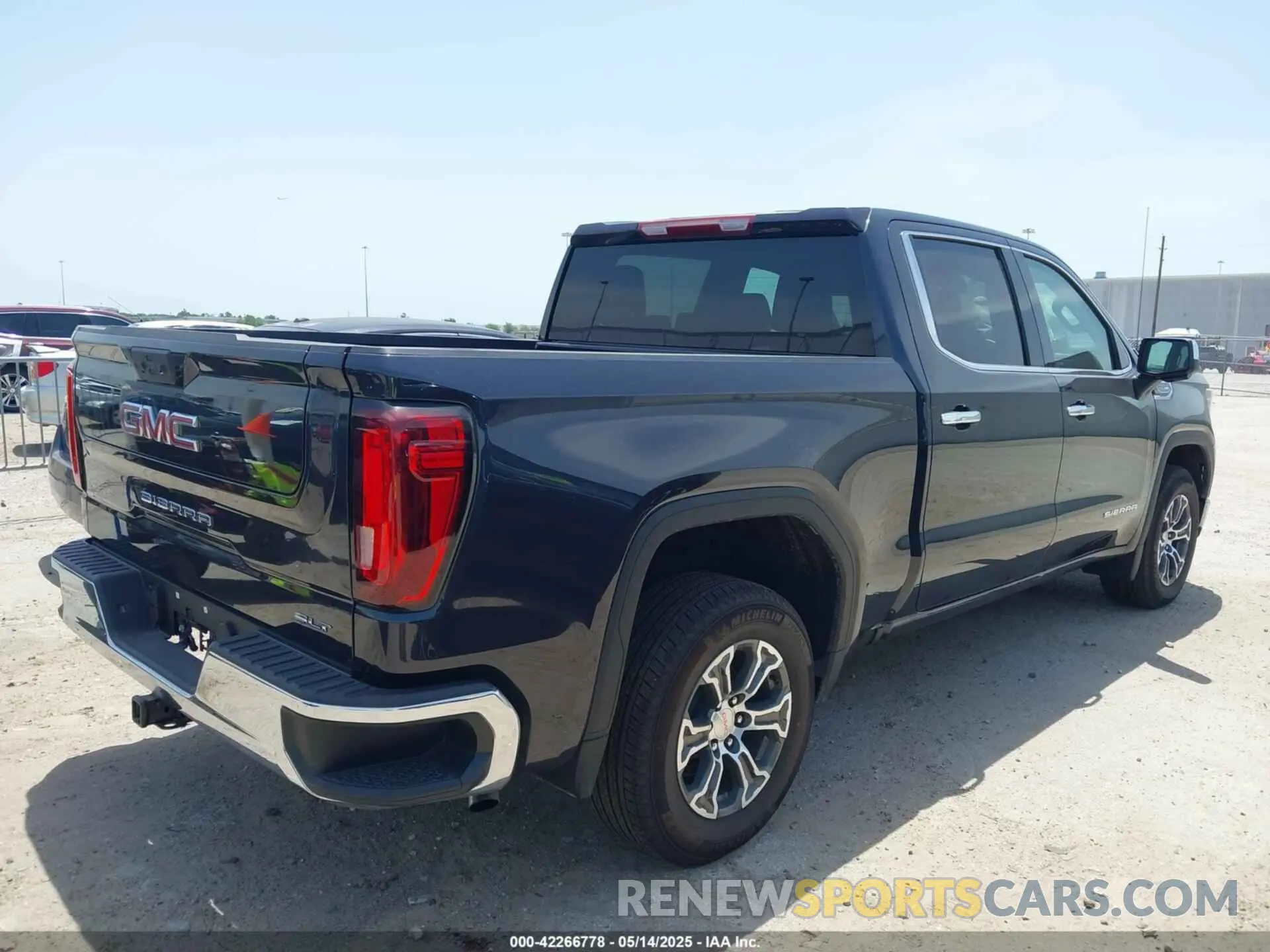 4 Фотография поврежденного автомобиля 1GTPHDED8SZ198903 GMC SIERRA 1500 2025
