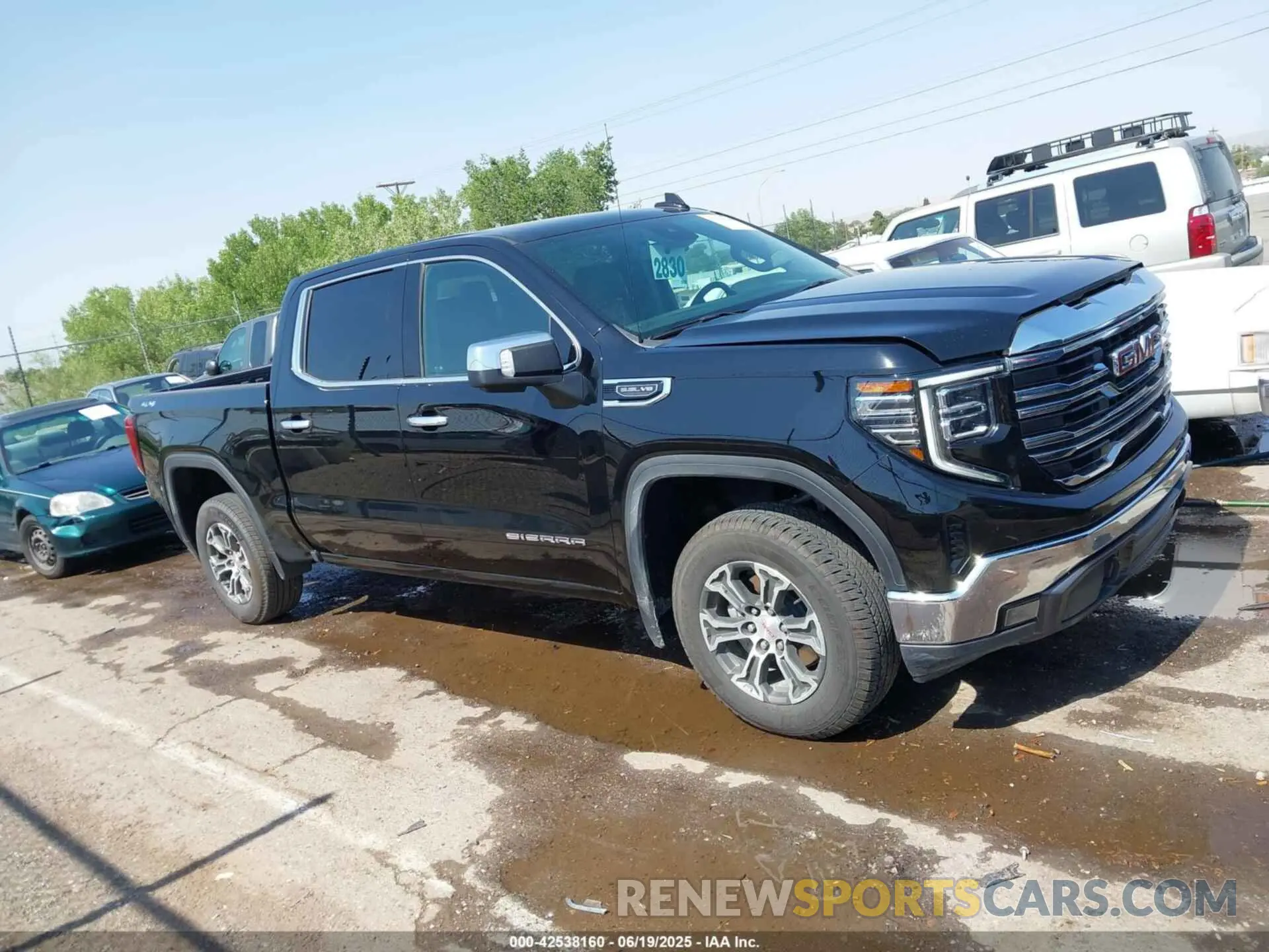 14 Photograph of a damaged car 1GTUUDED1SZ175400 GMC SIERRA 1500 2025