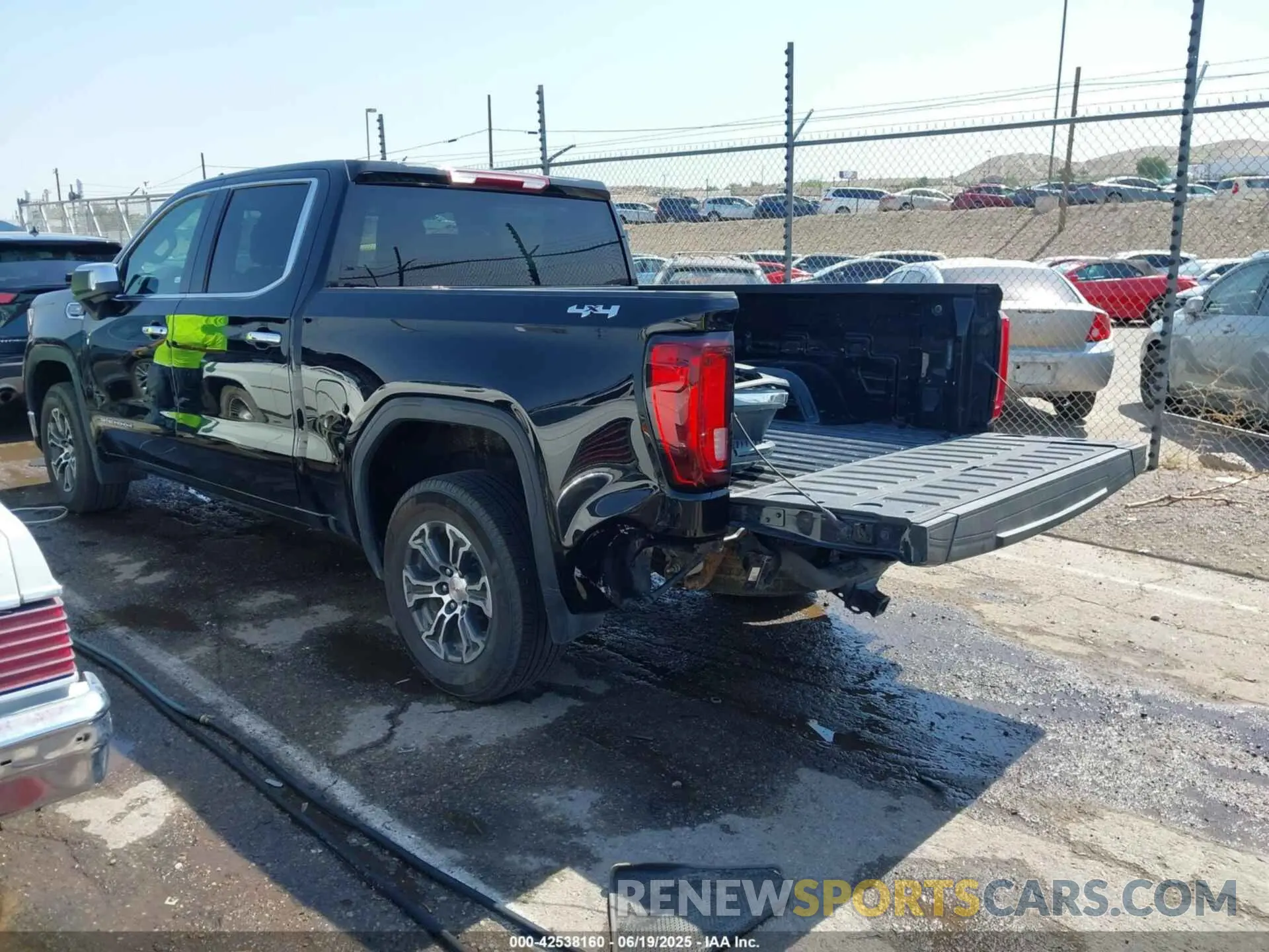 3 Photograph of a damaged car 1GTUUDED1SZ175400 GMC SIERRA 1500 2025