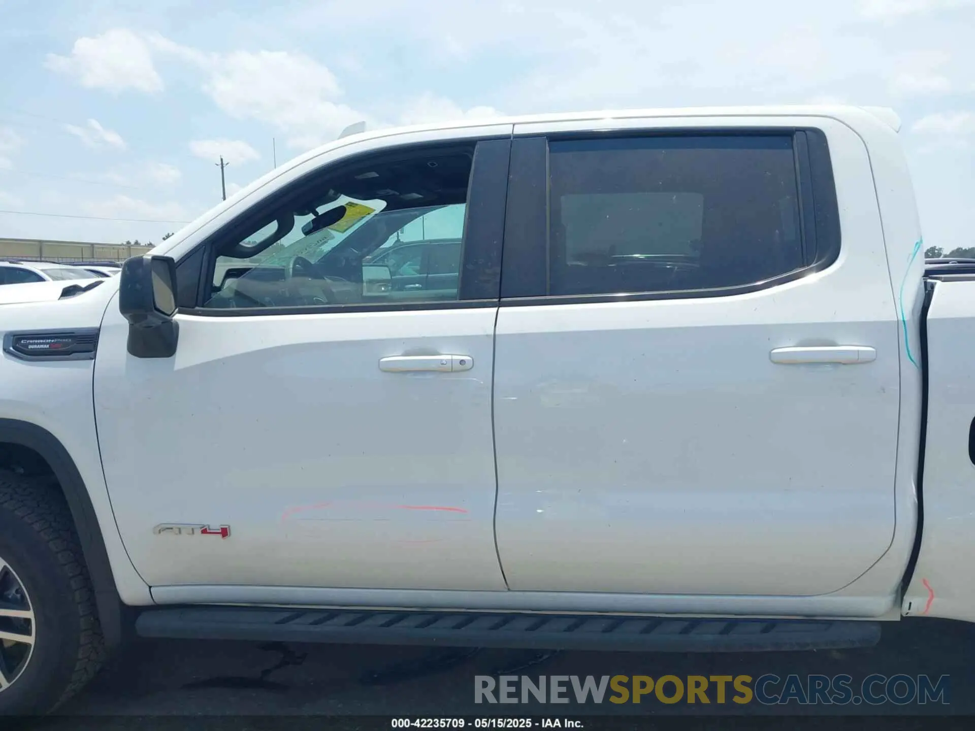 14 Фотография поврежденного автомобиля 1GTUUEE82SZ160087 GMC SIERRA 1500 2025