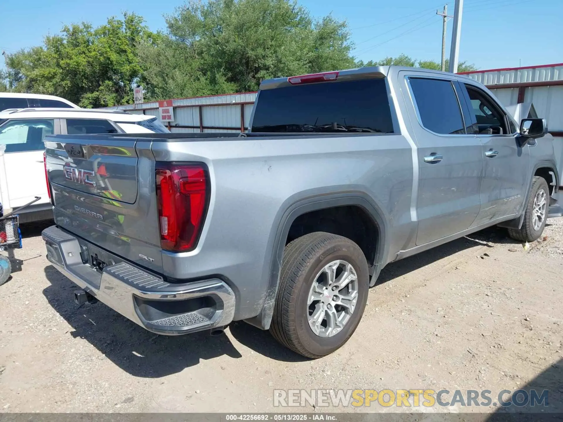 4 Фотография поврежденного автомобиля 3GTPHDED0SG125105 GMC SIERRA 1500 2025
