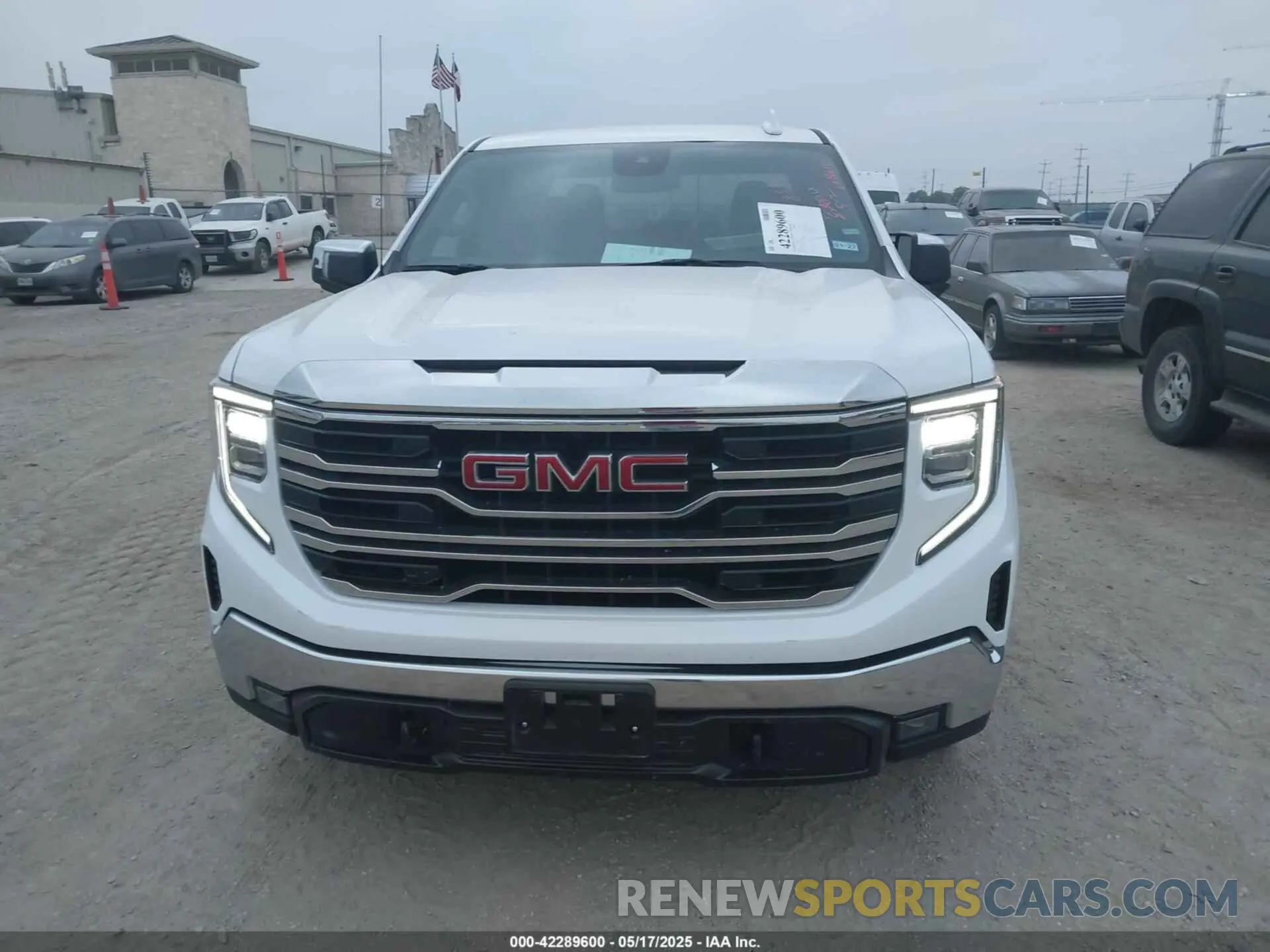 12 Photograph of a damaged car 3GTPHDED2SG247545 GMC SIERRA 1500 2025