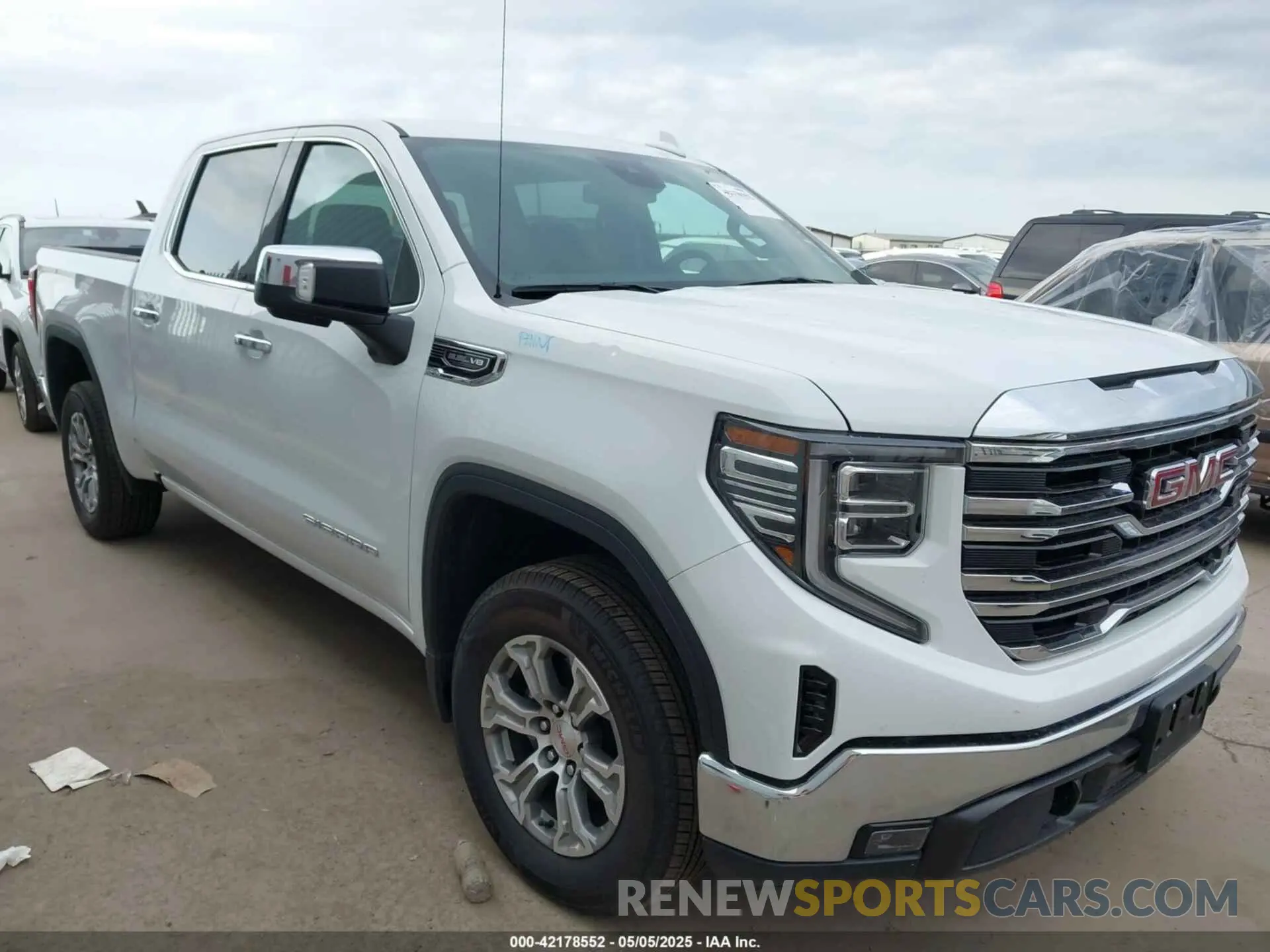 1 Photograph of a damaged car 3GTPHDED3SG138172 GMC SIERRA 1500 2025