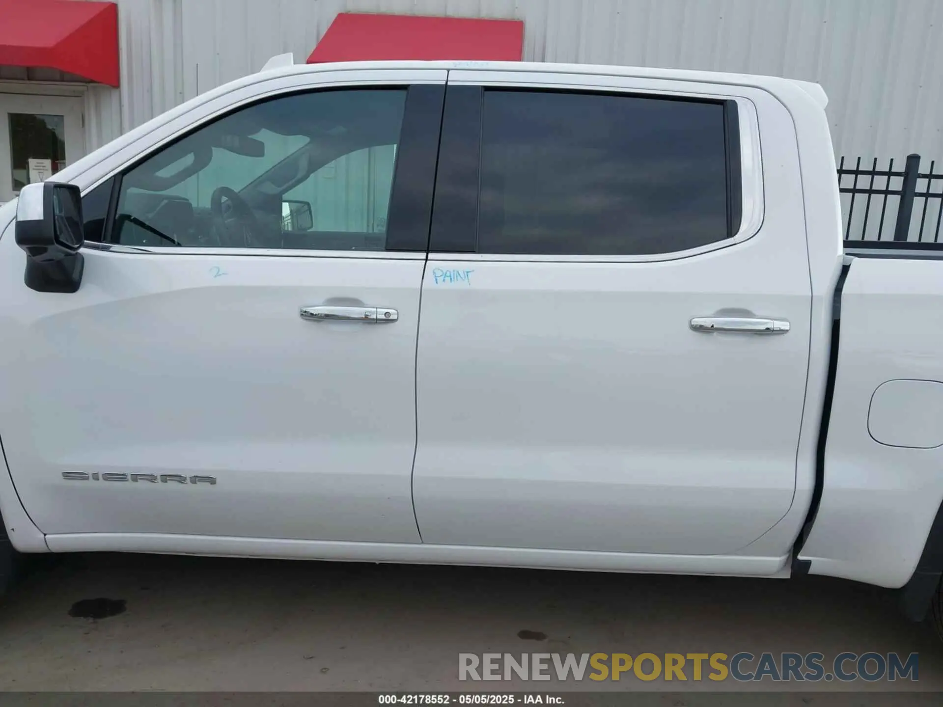 14 Photograph of a damaged car 3GTPHDED3SG138172 GMC SIERRA 1500 2025