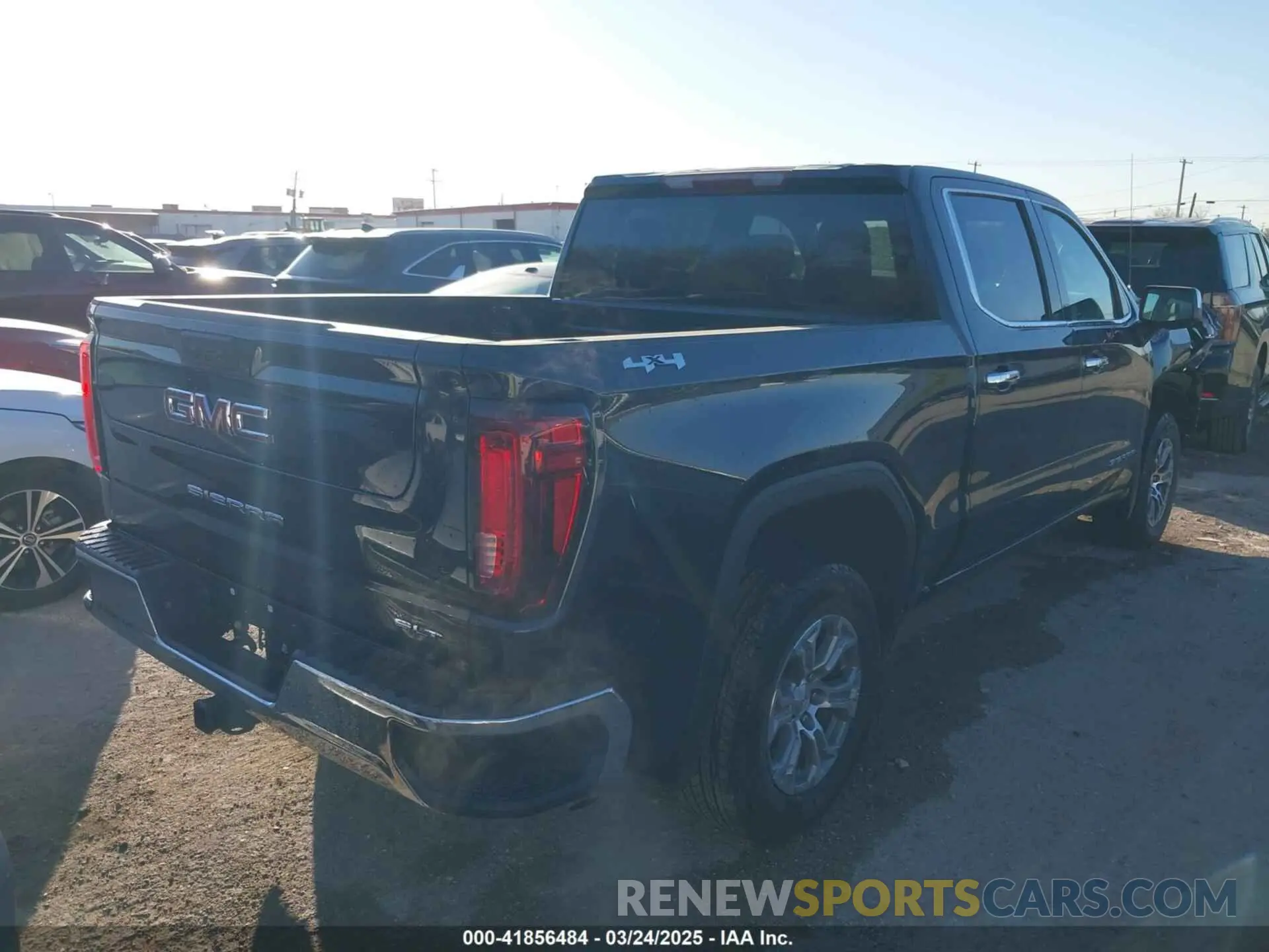 4 Фотография поврежденного автомобиля 3GTUUDED7SG248074 GMC SIERRA 1500 2025